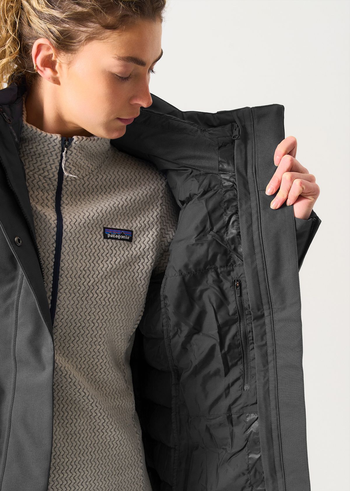  Internal zipped pocket 