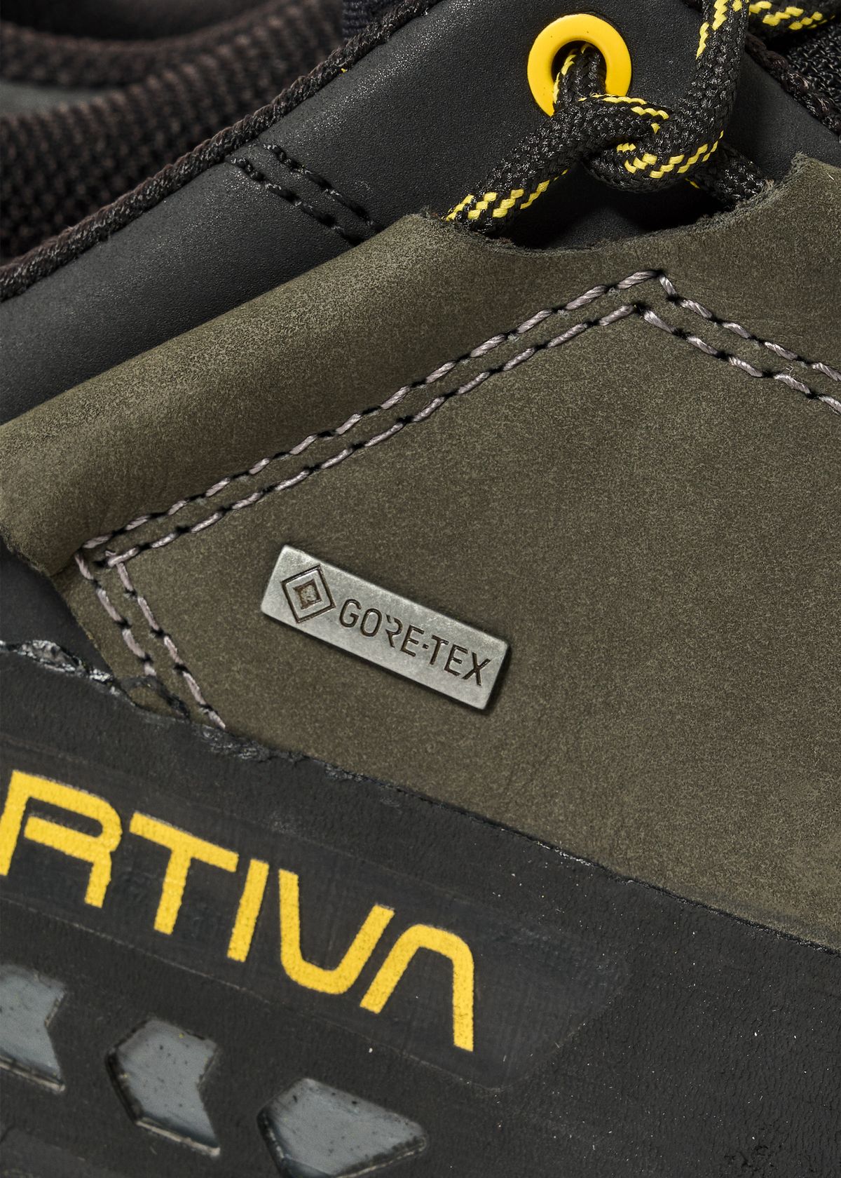 GORE-TEX Extended Comfort waterproof protection