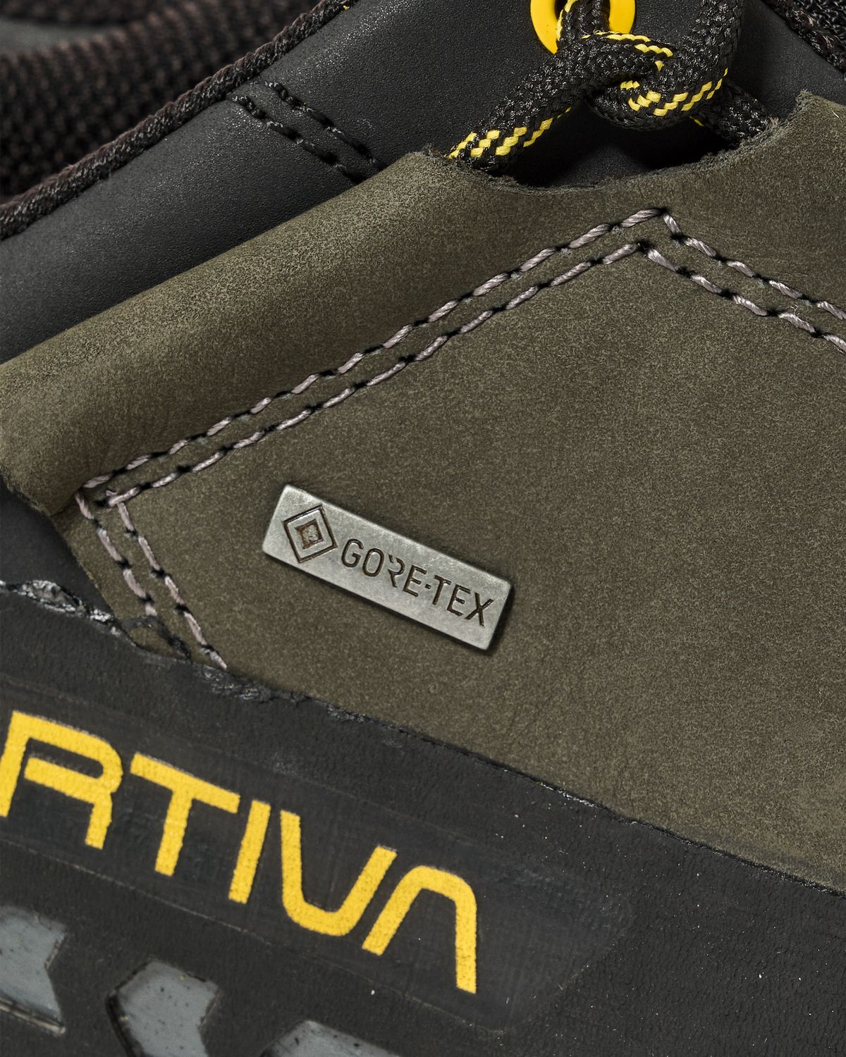 GORE-TEX Extended Comfort waterproof protection