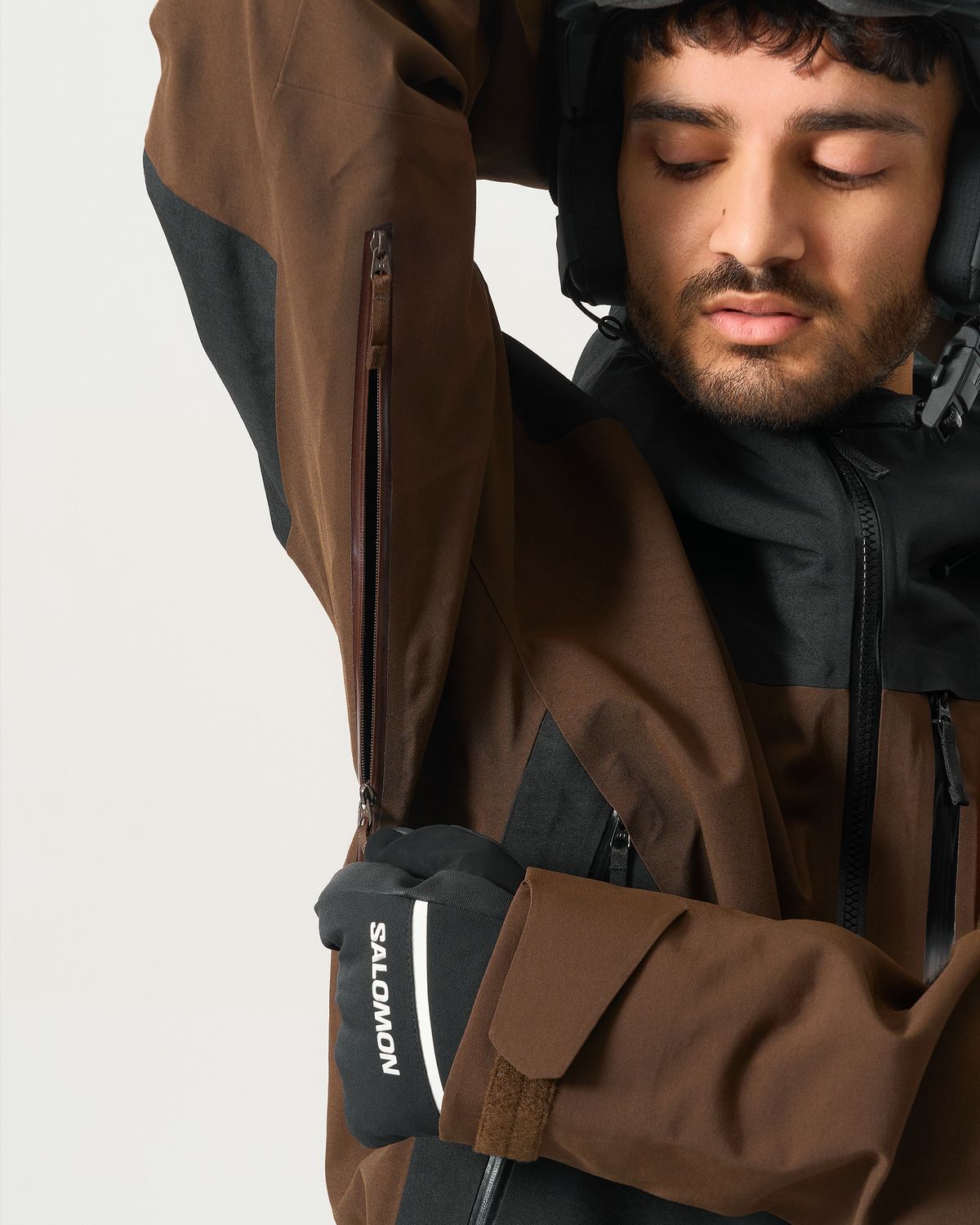 Underarm venting zips