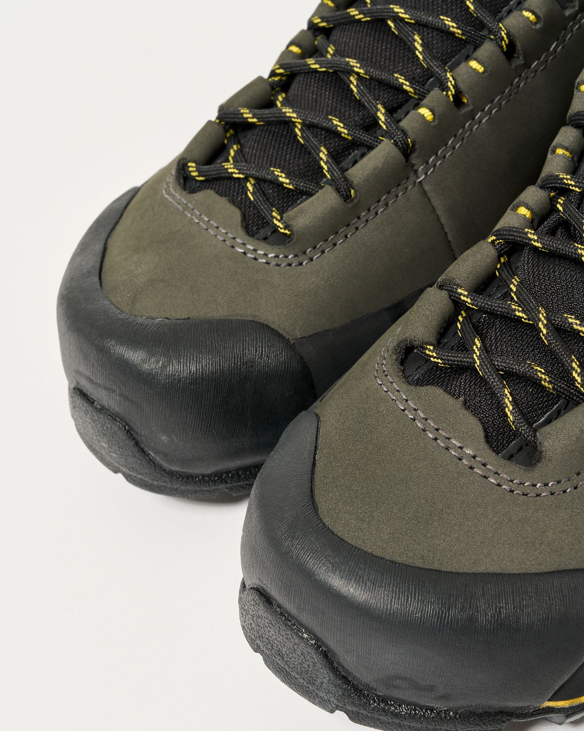 Protective rubber rand & toe cap