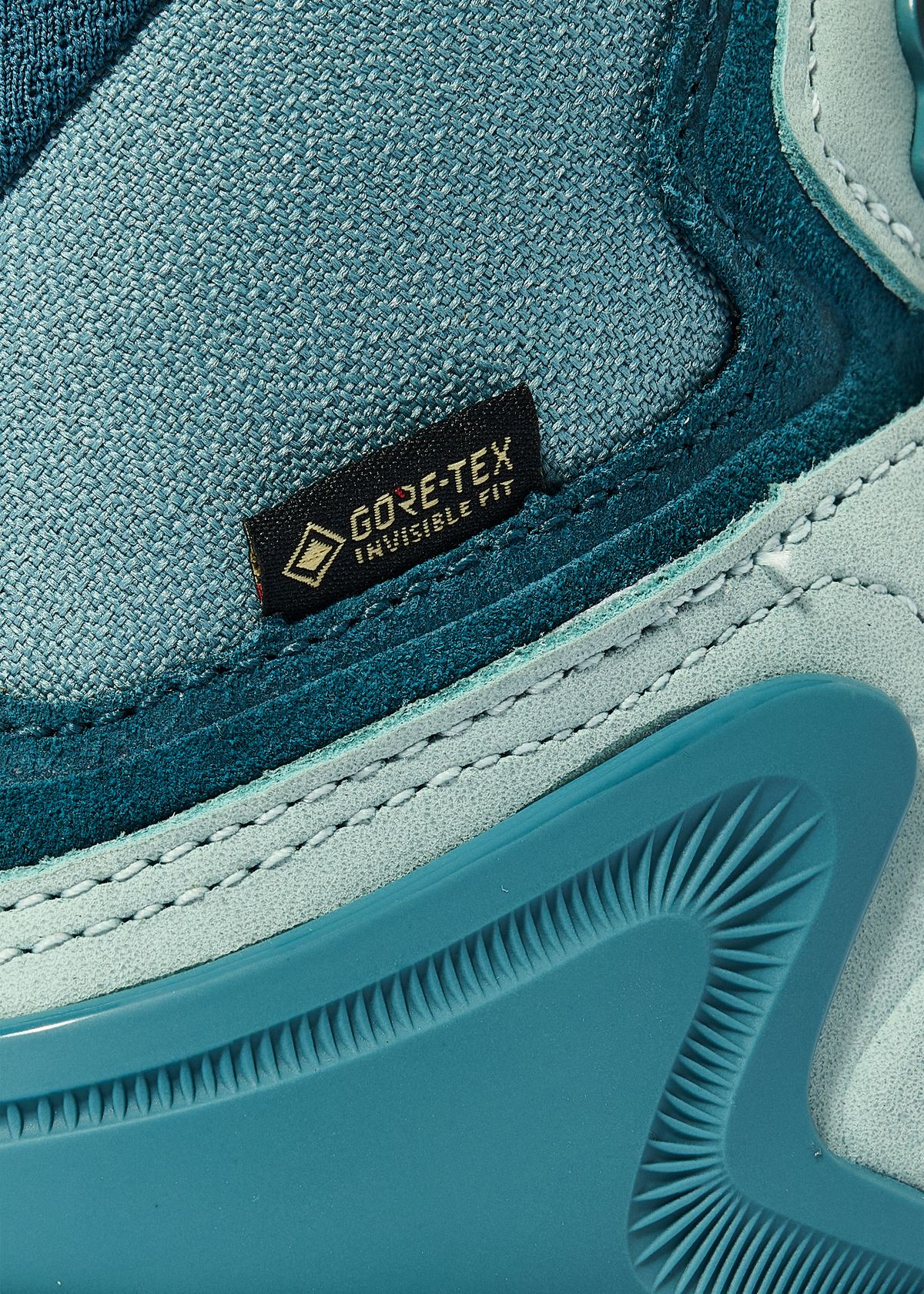 GORE-TEX Invisible Fit waterproof protection