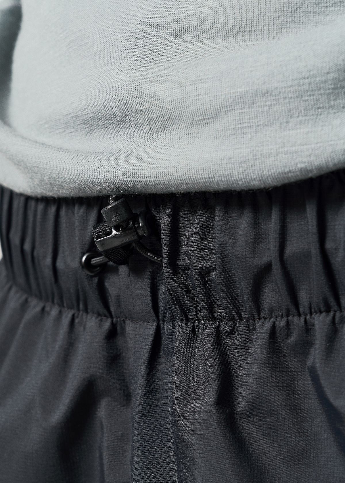 Elasticated and adjustable waist