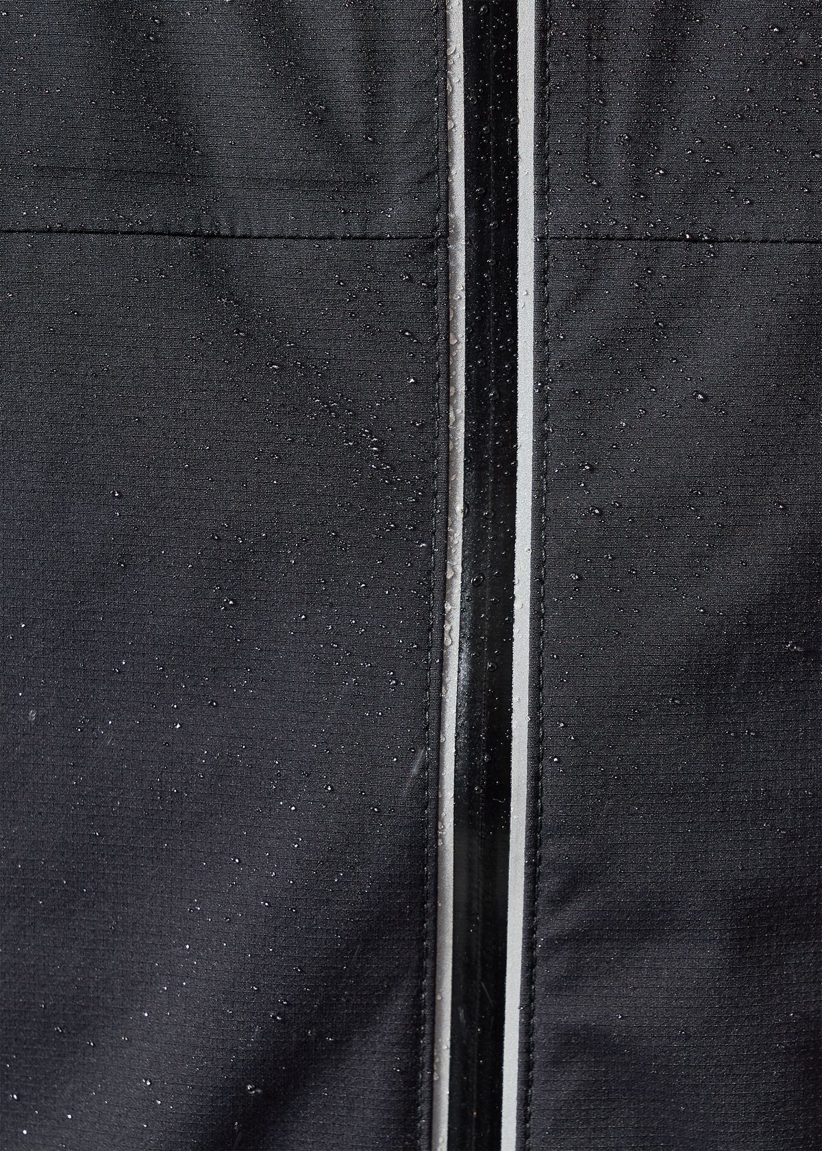 Water-repellent front zip