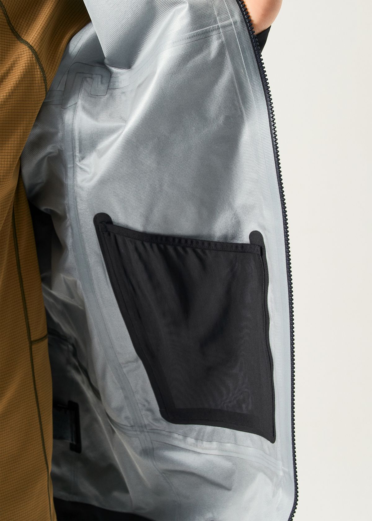 Internal drop pocket