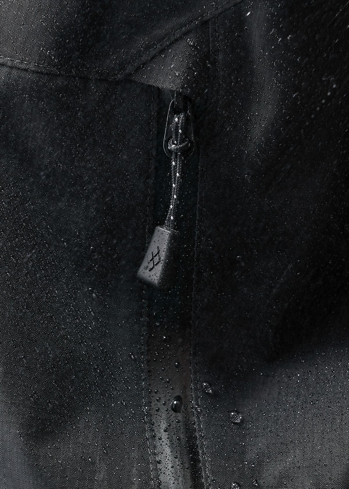 Water-repellent front zip