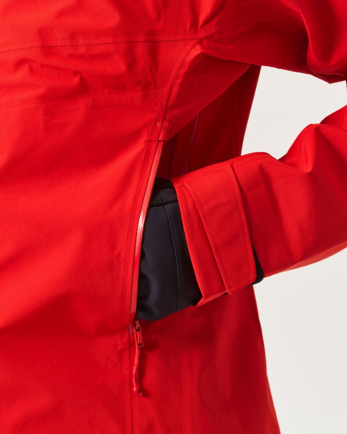 Harness compatible hand pockets