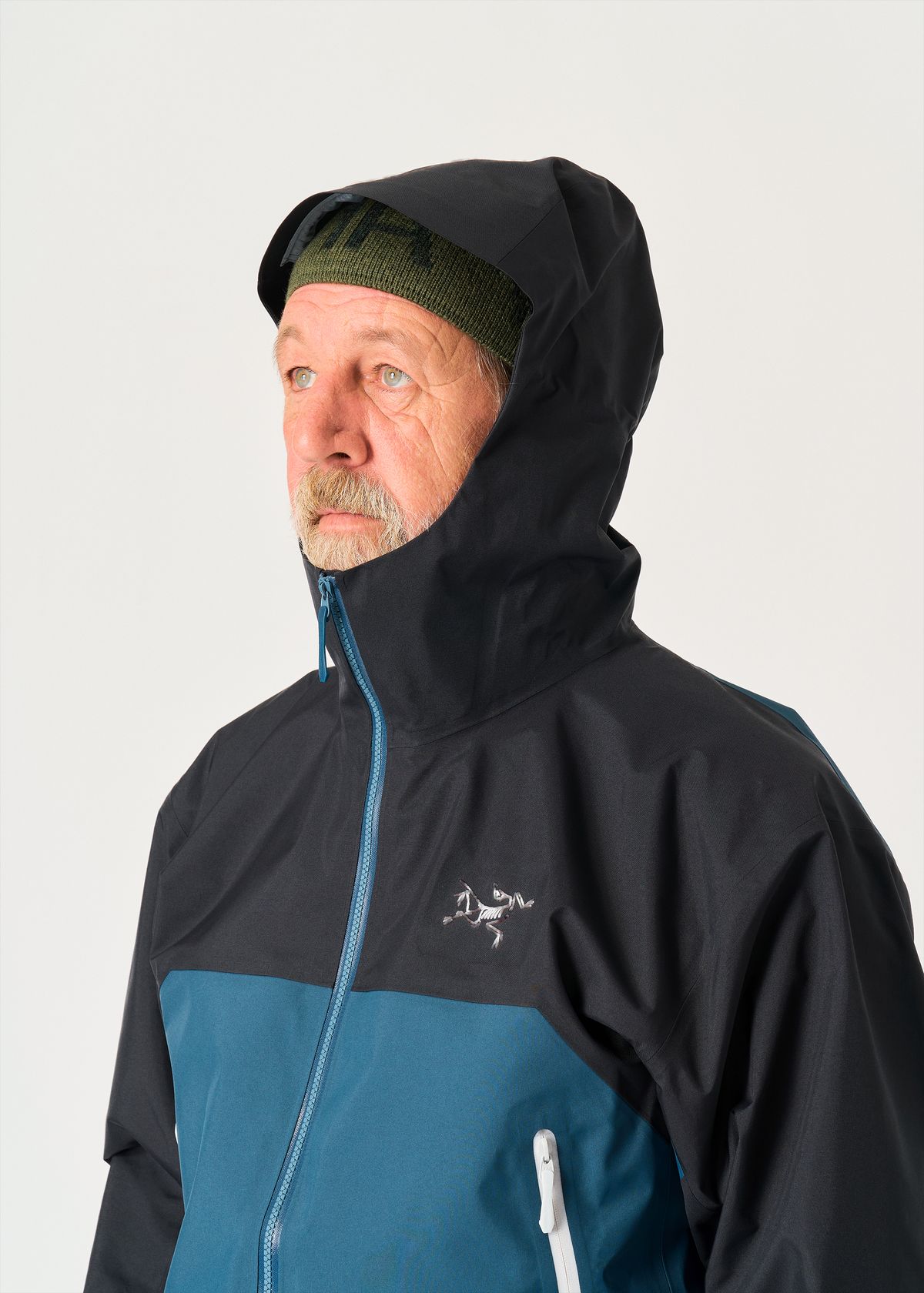 Adjustable low-profile StormHood 