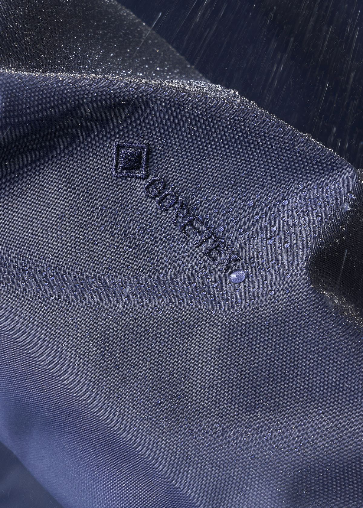 GORE-TEX 3-layer expanded polyethylene (ePE) waterproof protection 