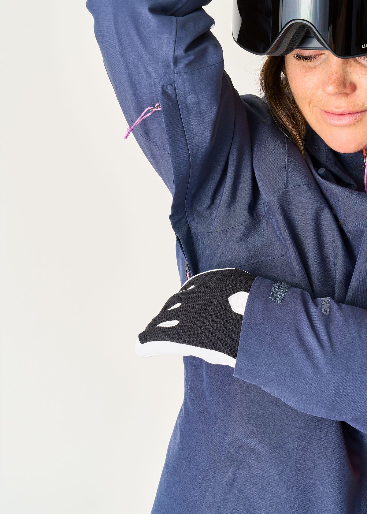 Underarm venting zips