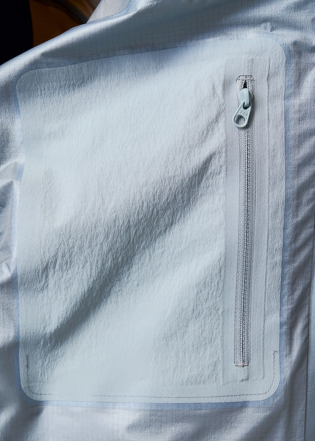 Internal zipped pocket