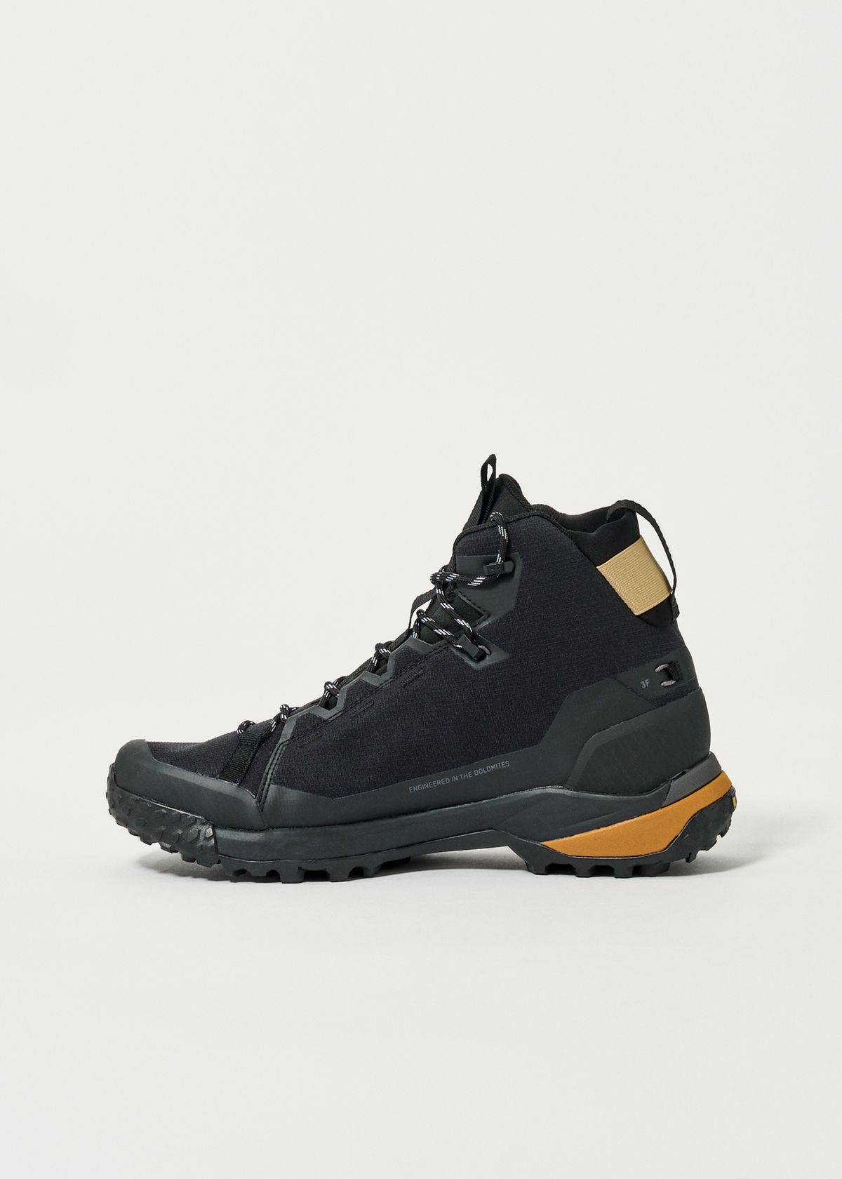 Mid-height boot 	