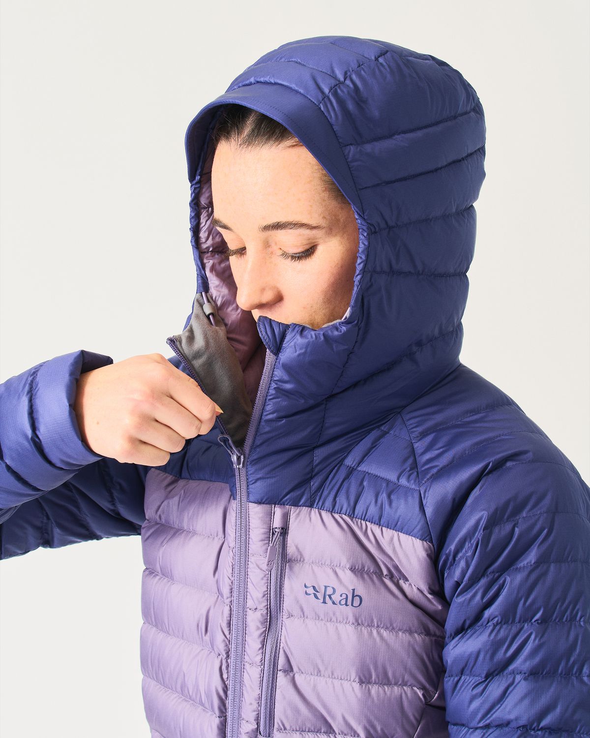  Adjustable insulated hood 