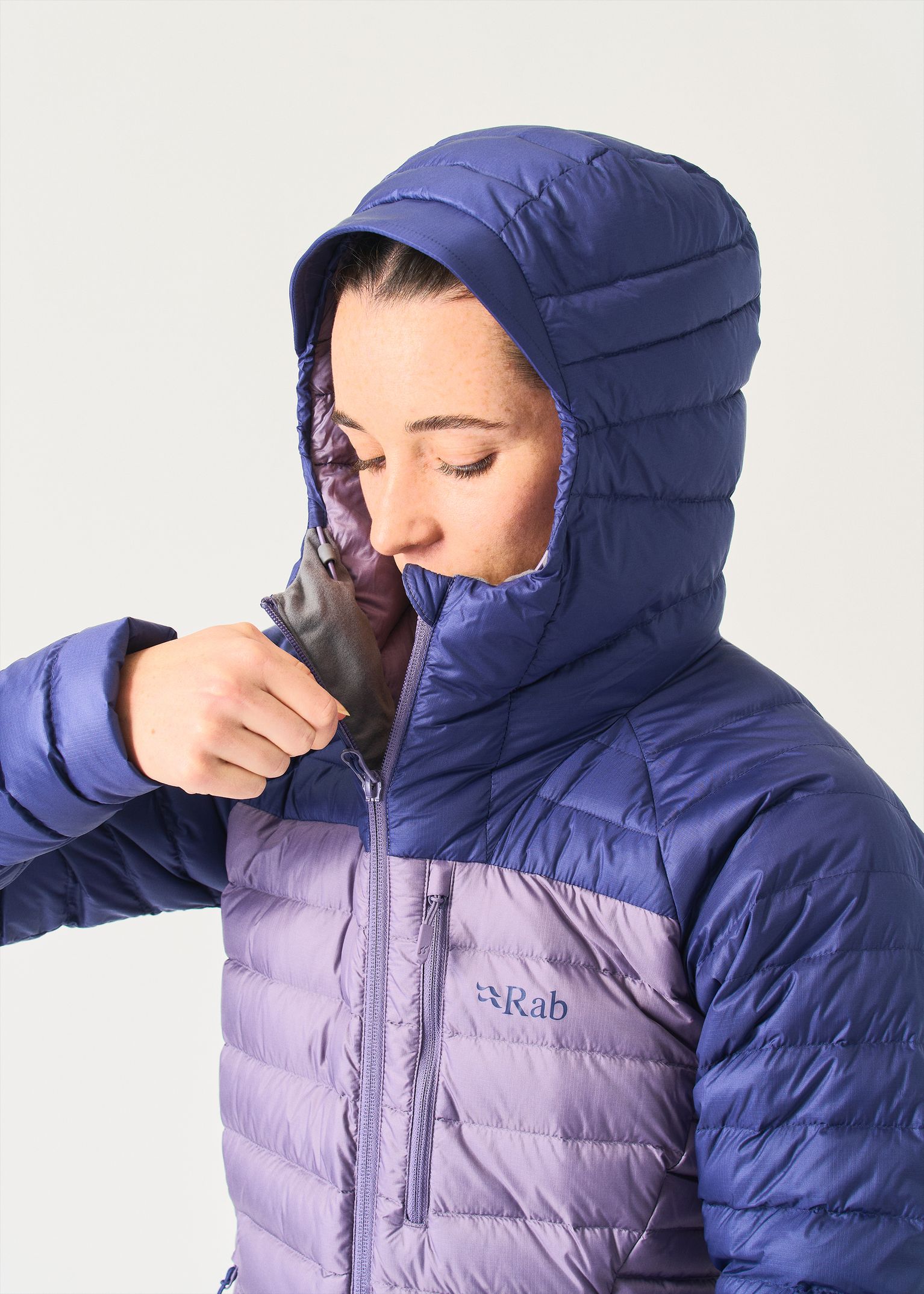  Adjustable insulated hood 