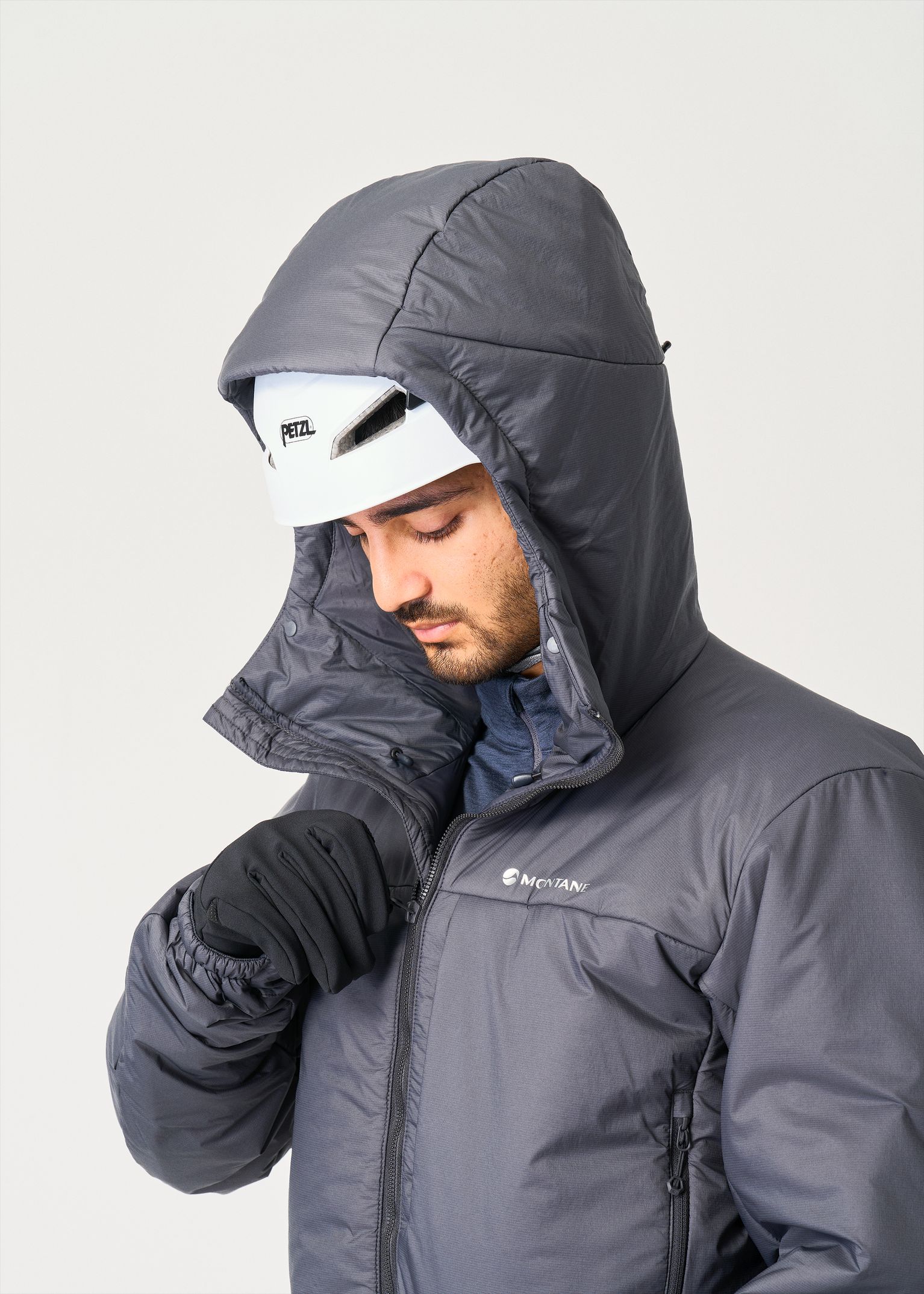 Helmet compatible Pivot 3 hood