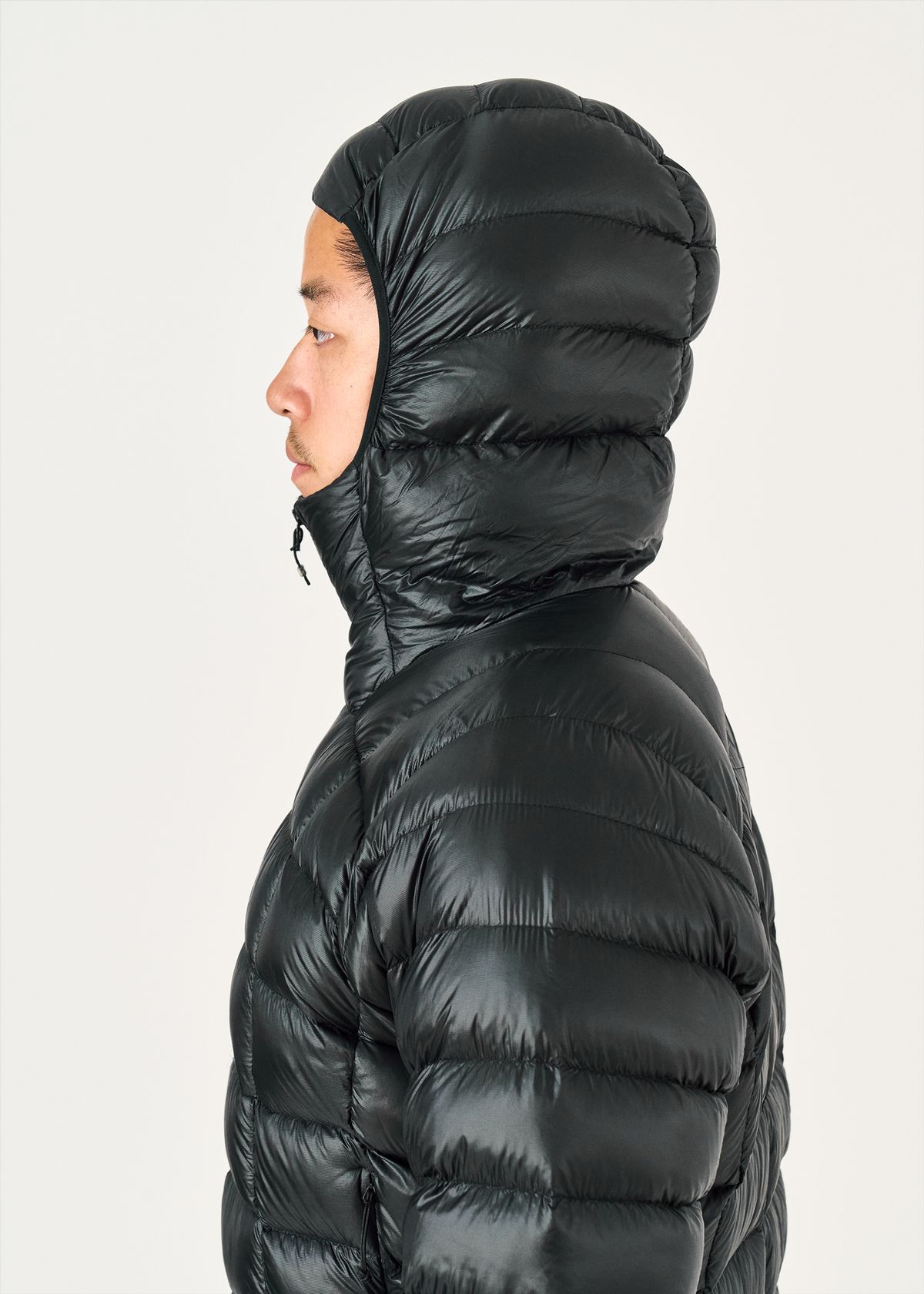   Semi-elasticated insulated hood 