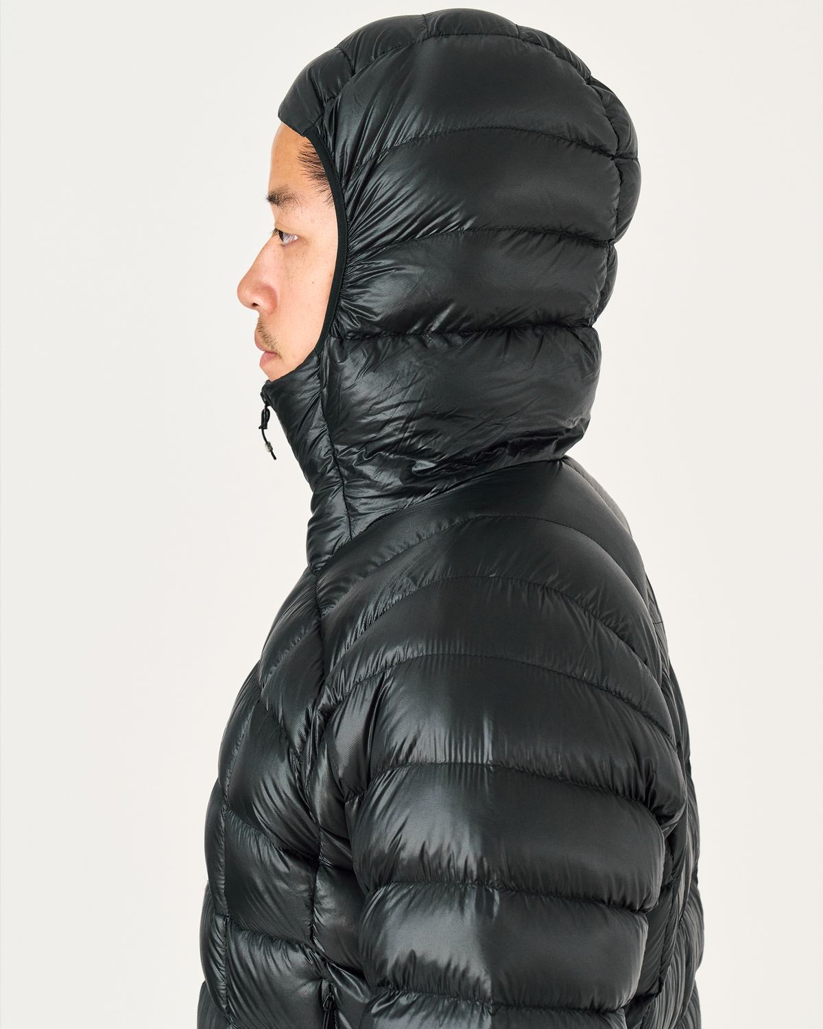   Semi-elasticated insulated hood 