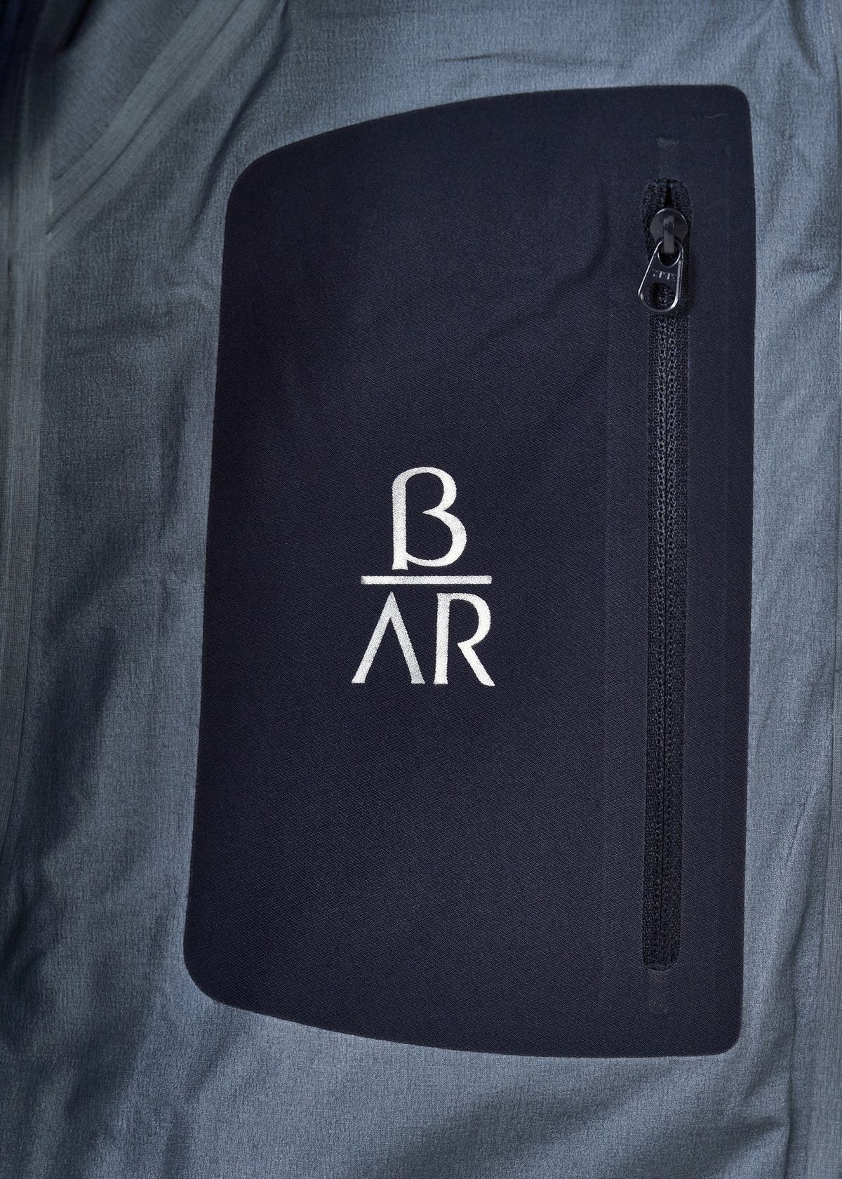 Internal zipped pocket