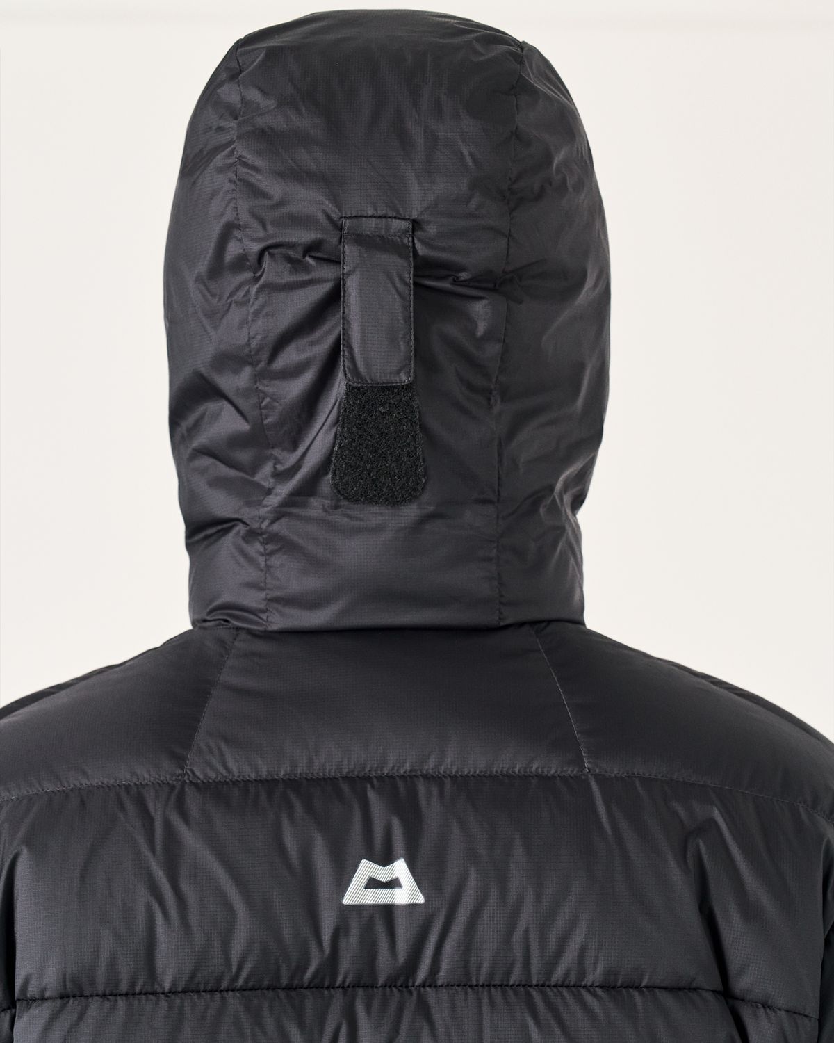  Adjustable Mountain HC (helmet compatible) hood 