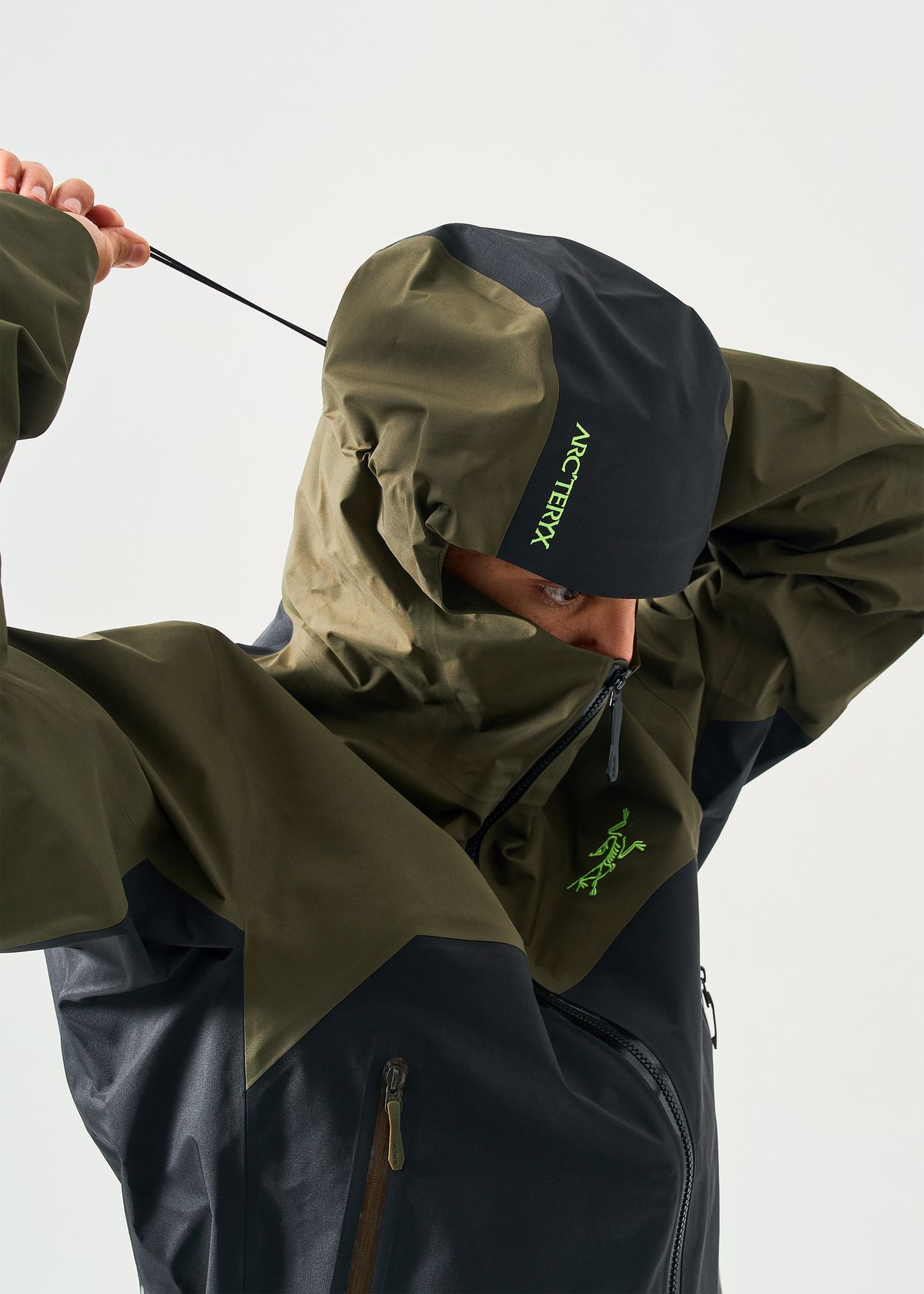 Adjustable low-profile StormHood 