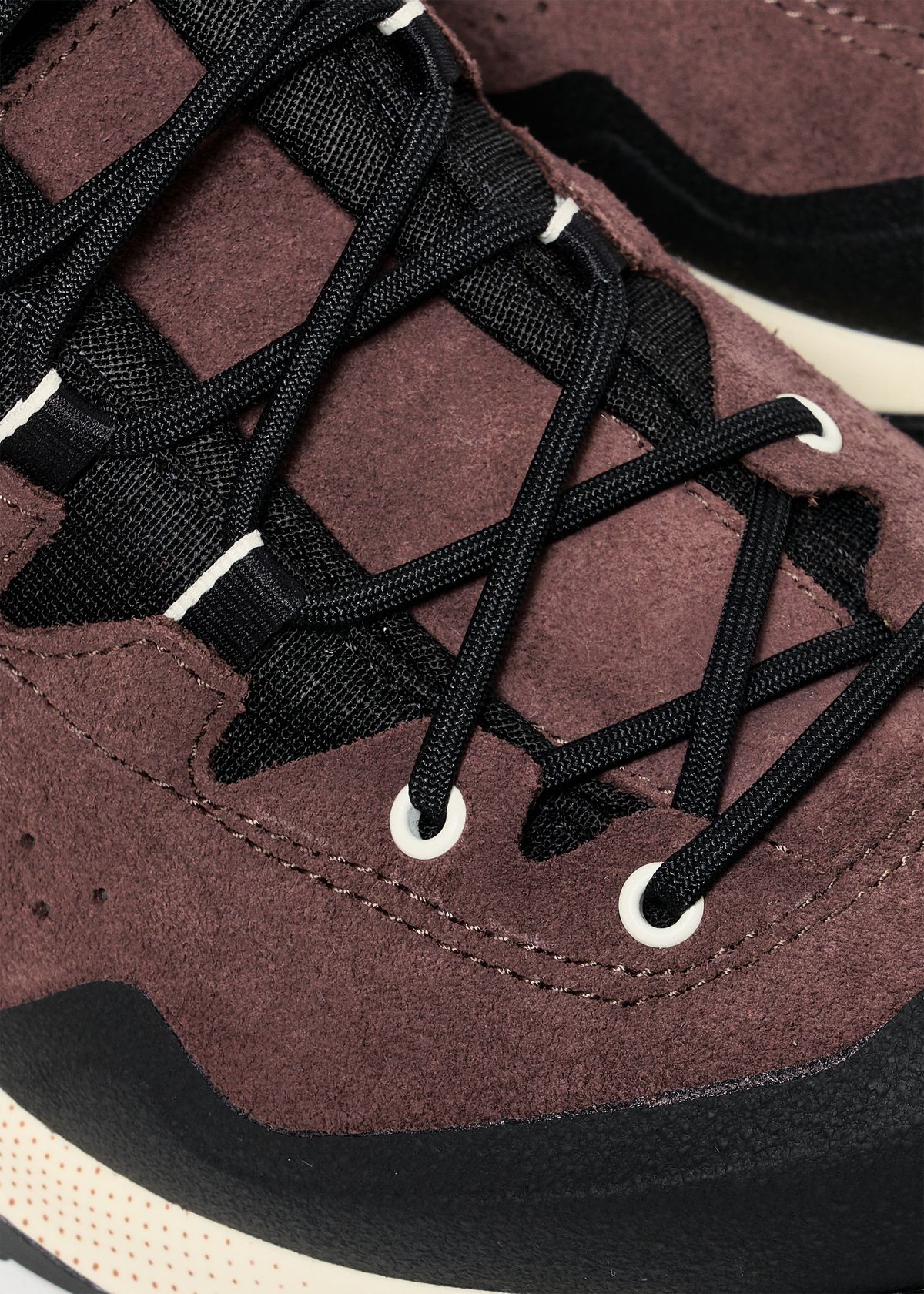 To-the-toe lace closure