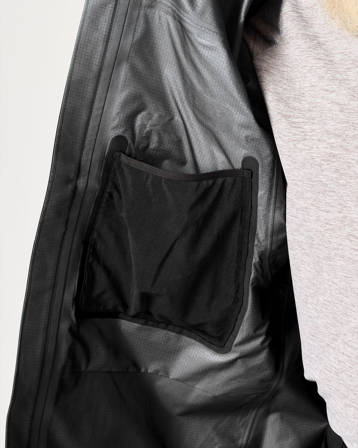 Internal drop pocket