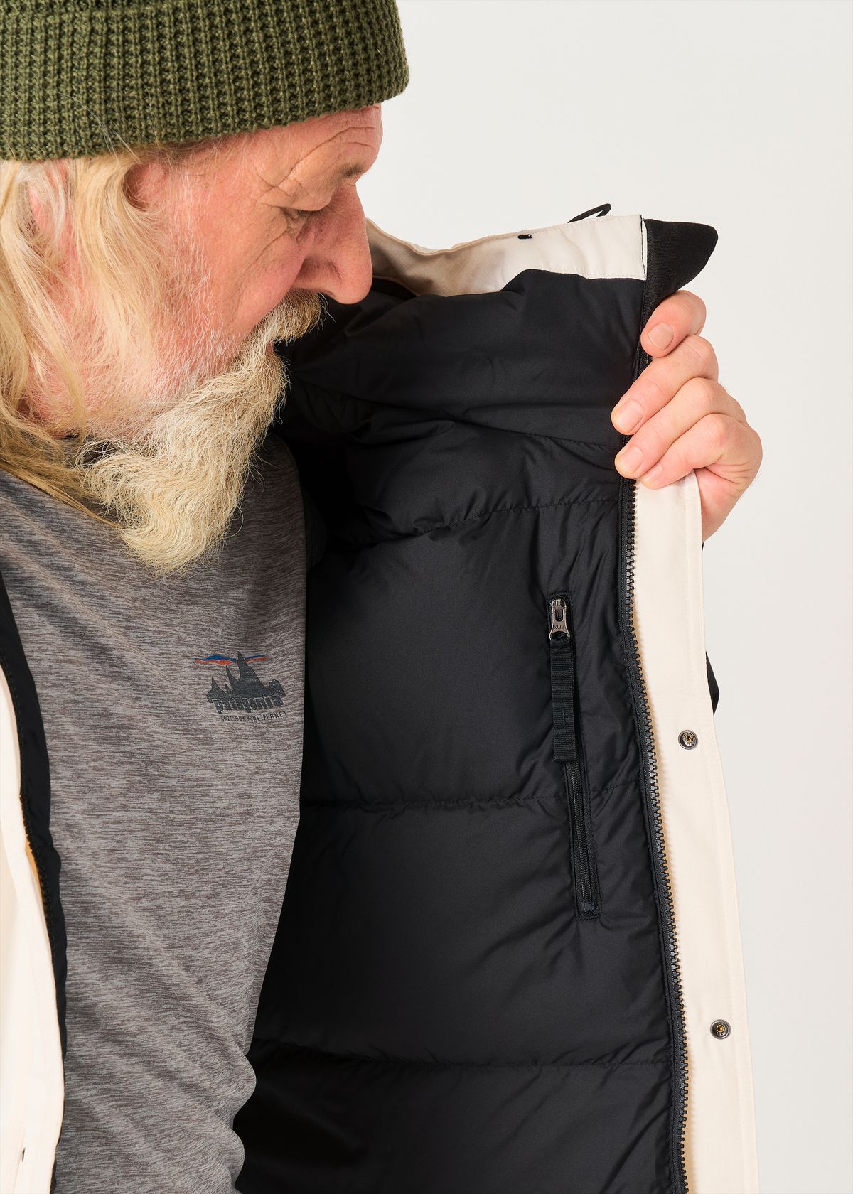 Internal zipped pocket