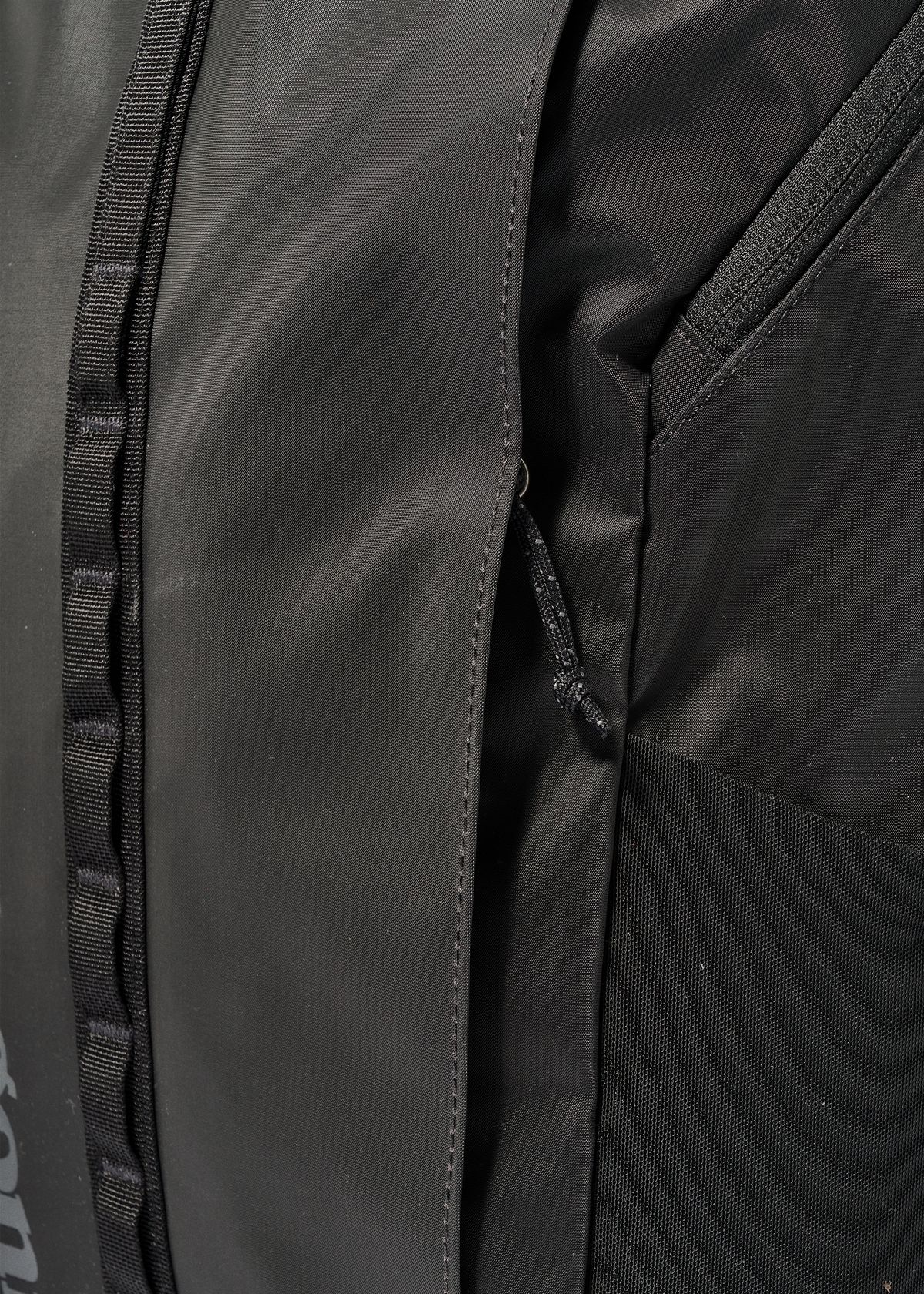 Zipped front pocket