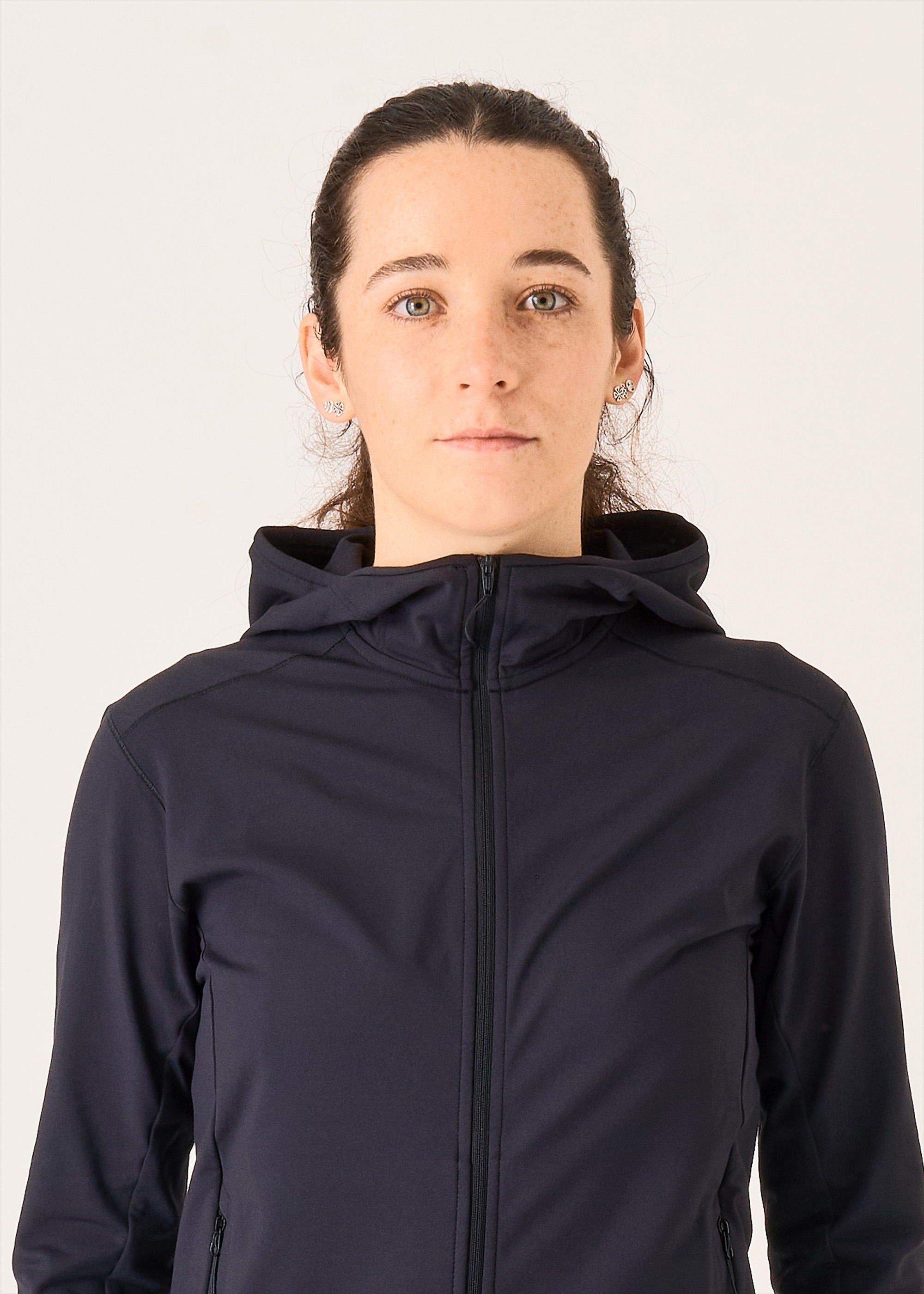 233814901_model_ellisbrigham_0