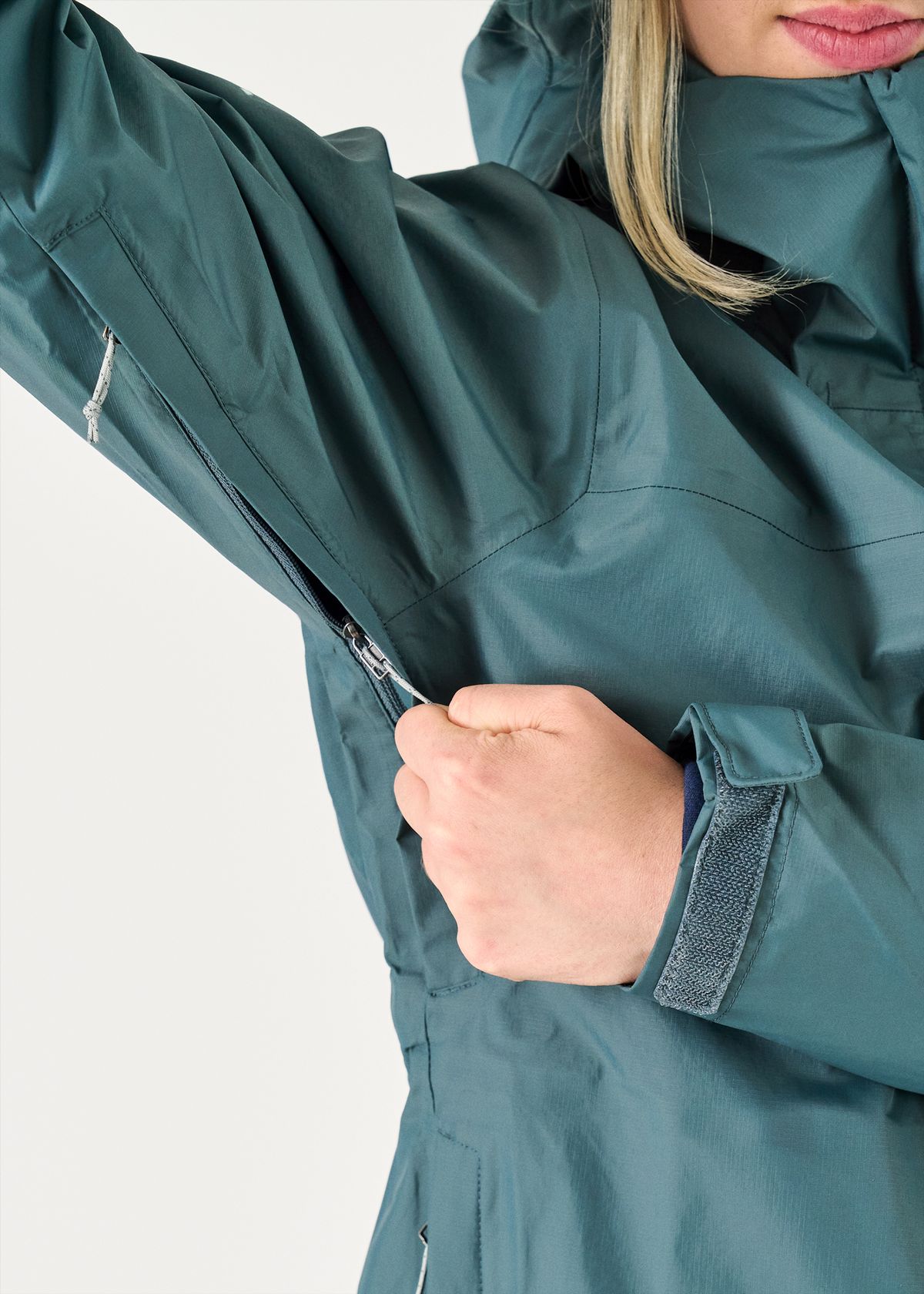 Pit zips with storm flaps 