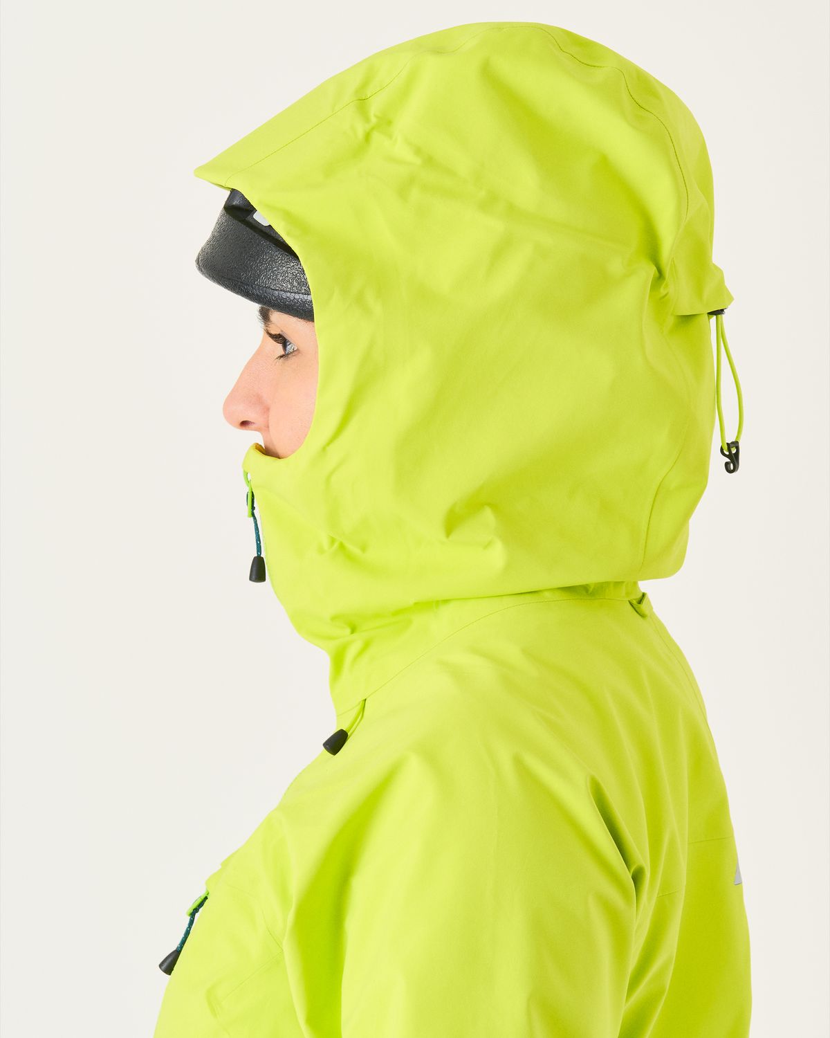 Cohaesive hood adjusters 