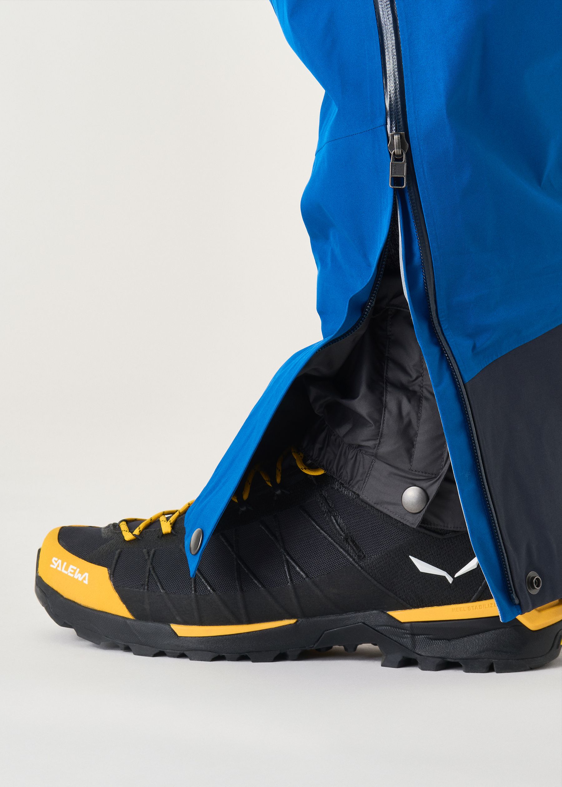 期間限定お値下げ！patagonia GORE-TEX セットＳ（M相当） Patagonia Triolet GORE-TEX Trousers