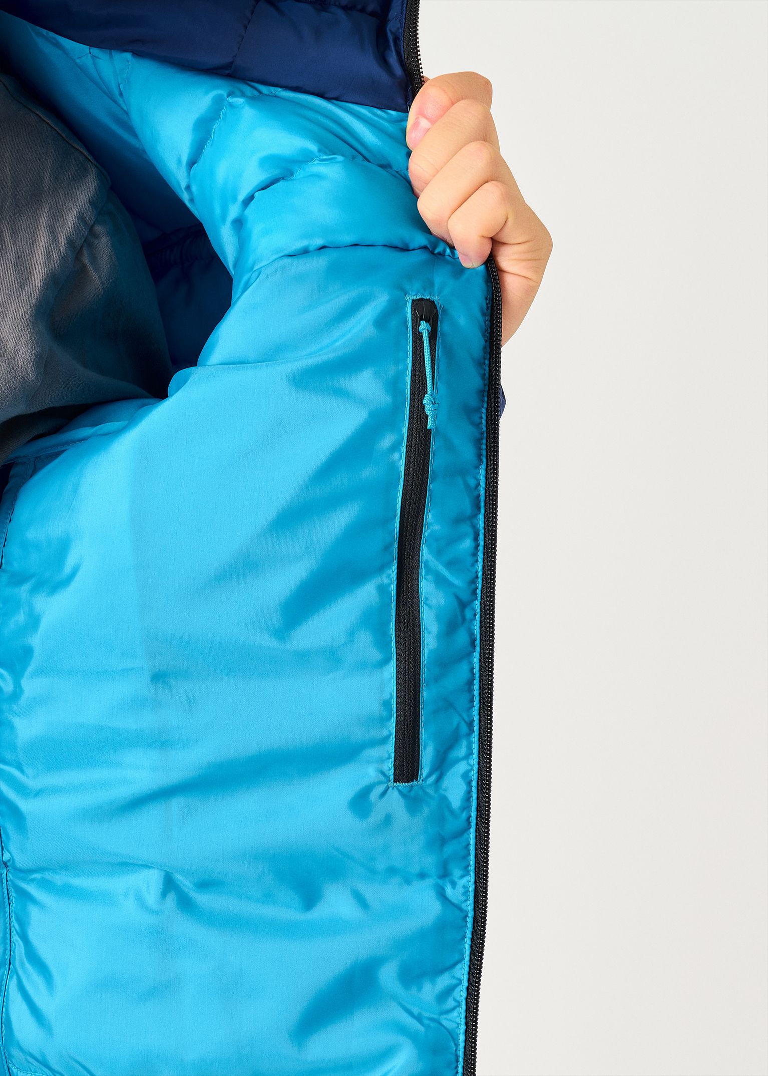 Internal drop pocket