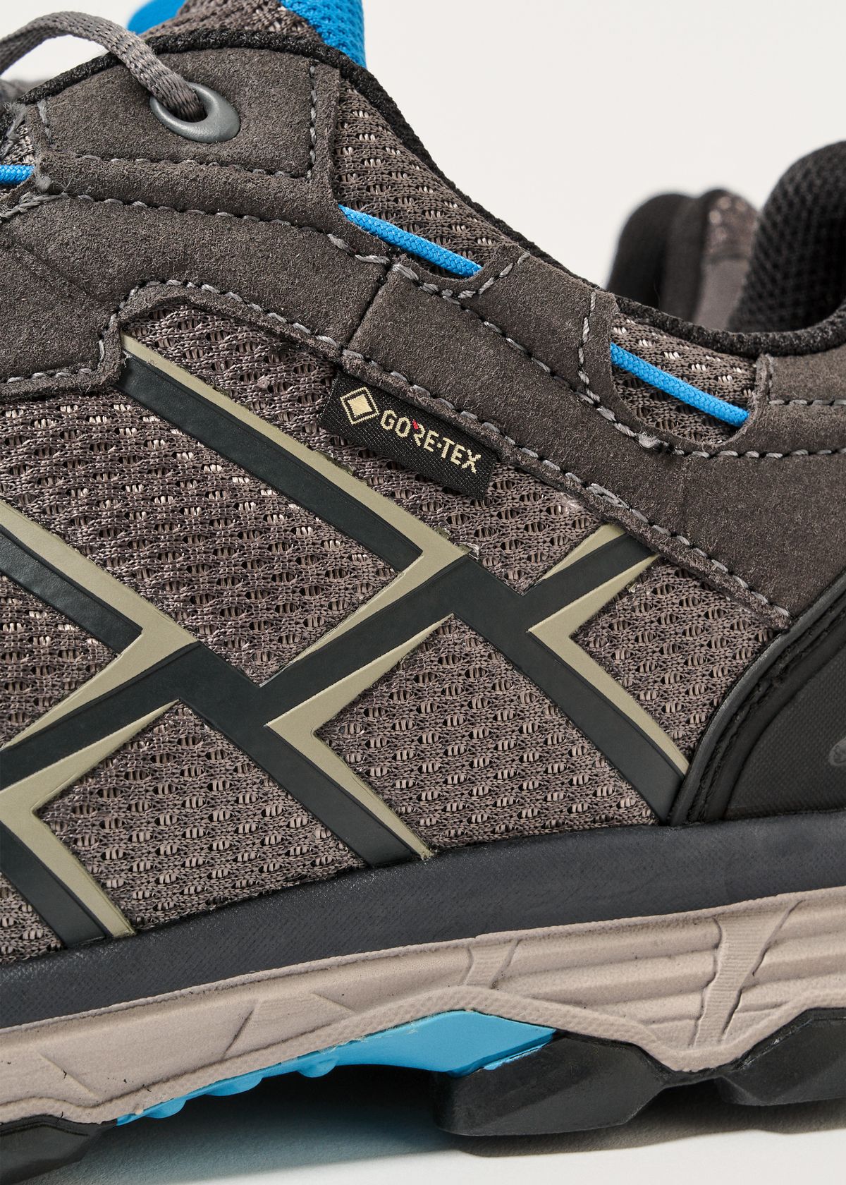 GORE-TEX Extended Comfort waterproof protection