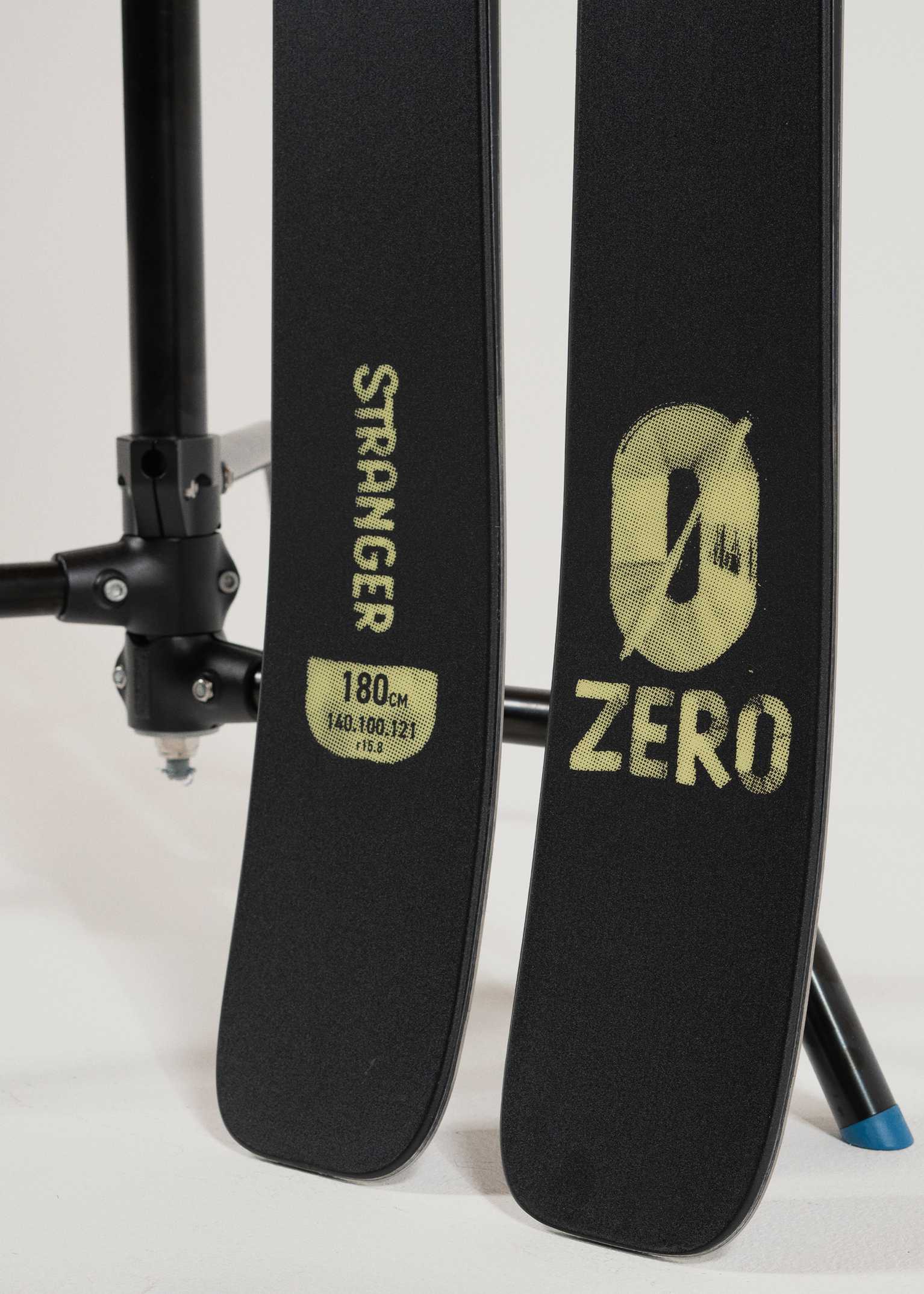 ⭐︎限定価格8/31迄 【ARMADA STRANGER 172】※板のみ Amazon | ARMADA STRANGER スキー板 172cm | Armada | スキー板