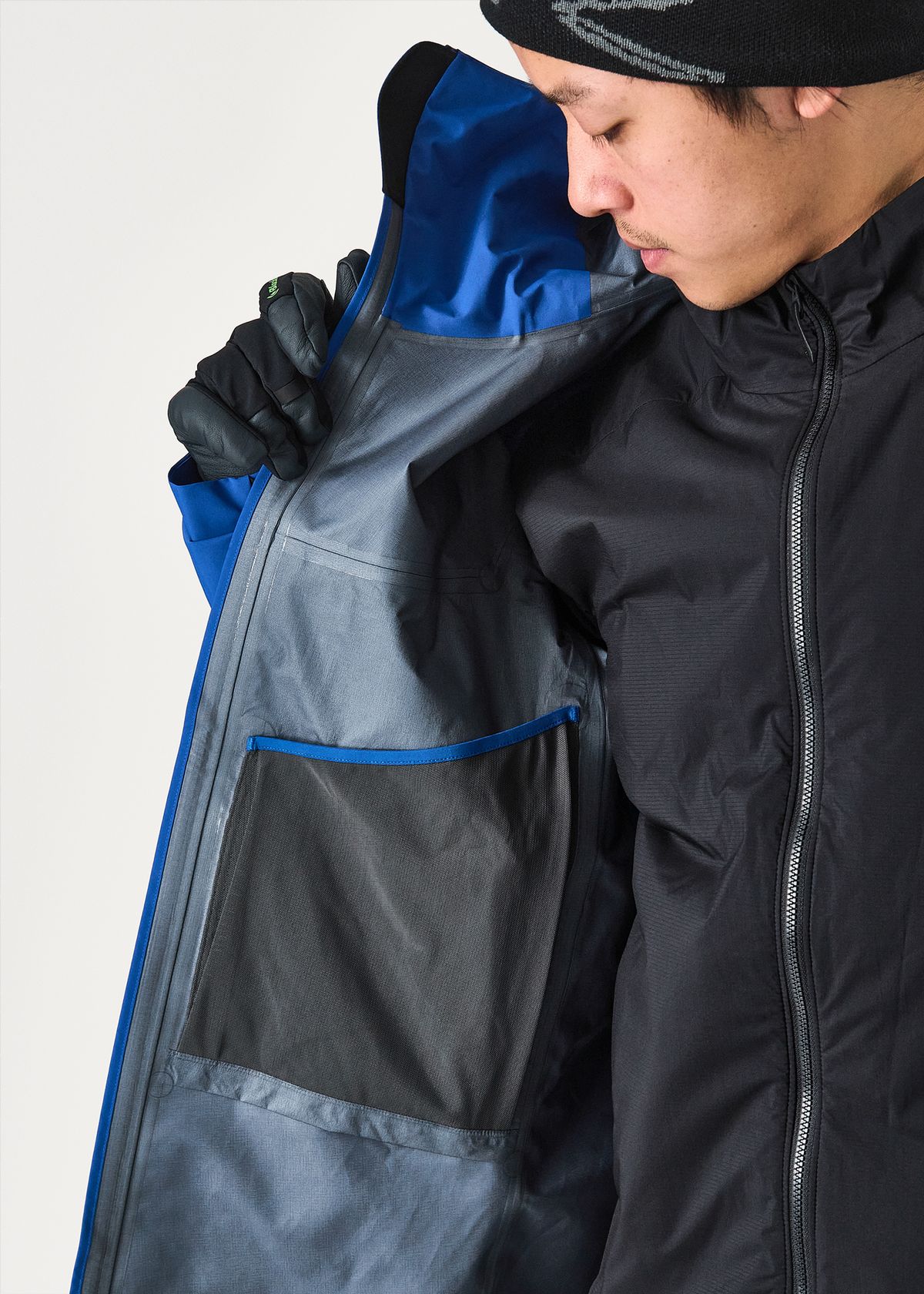  Internal drop pocket