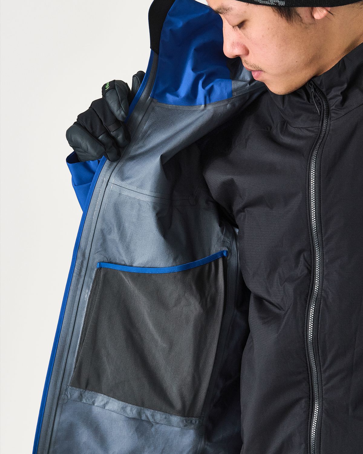  Internal drop pocket