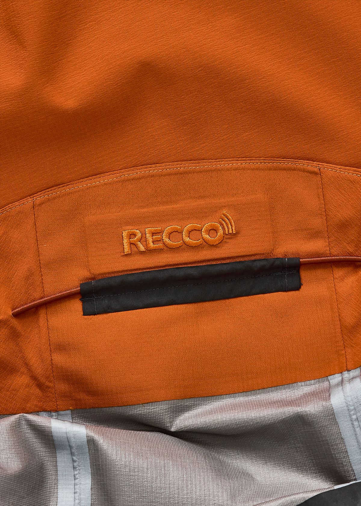 Embedded RECCO reflector