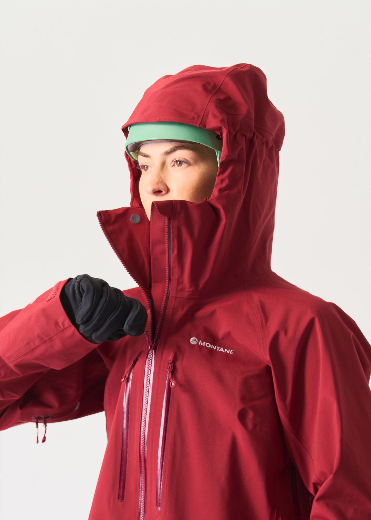 Helmet compatible Pivot 3 hood