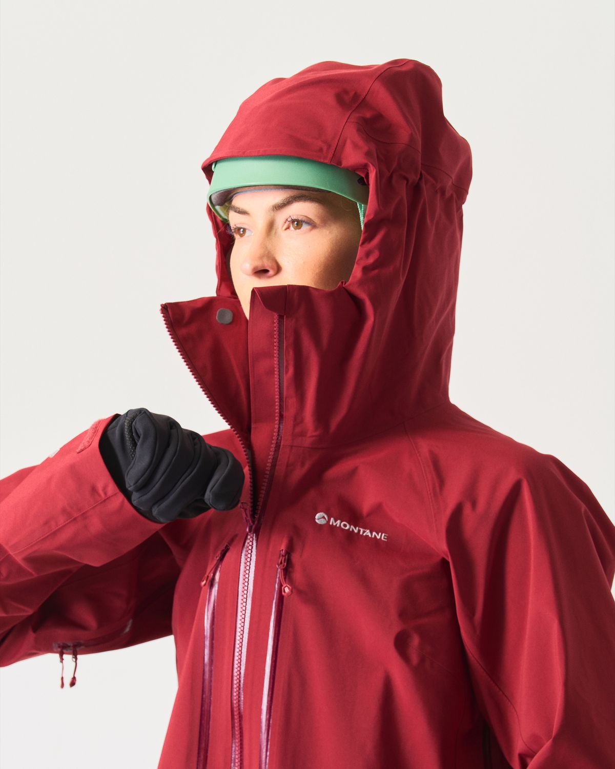 Helmet compatible Pivot 3 hood