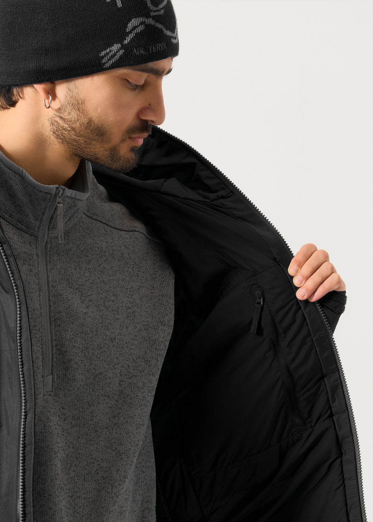 Internal zipped pocket 