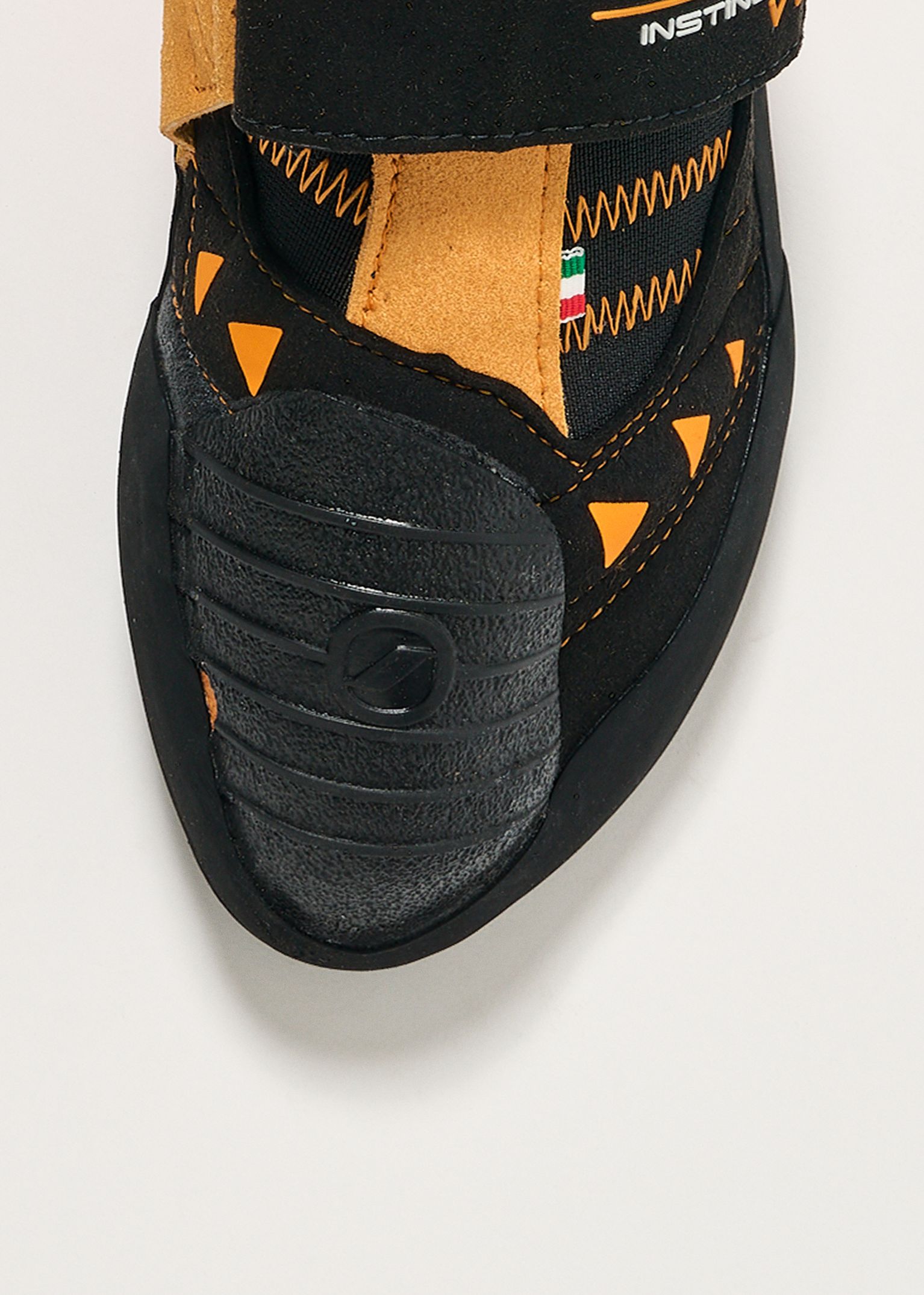 Rubber toe panel