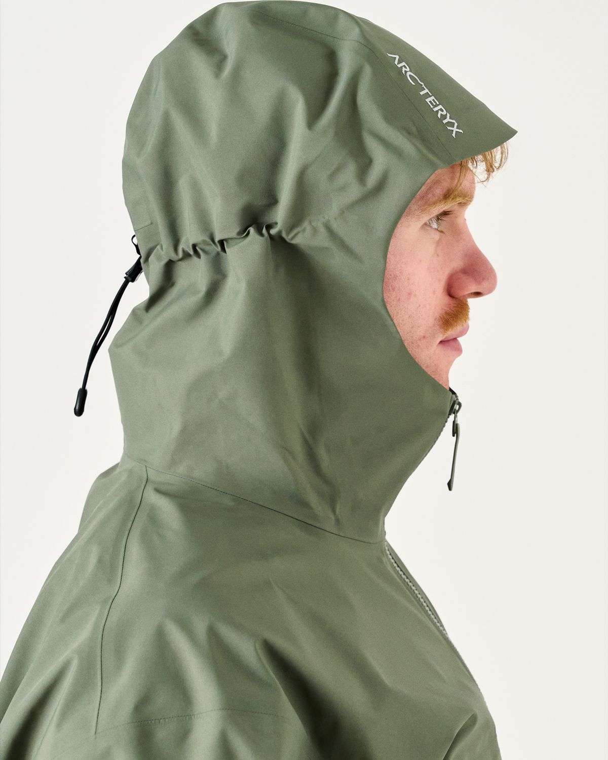 Adjustable low-profile StormHood 