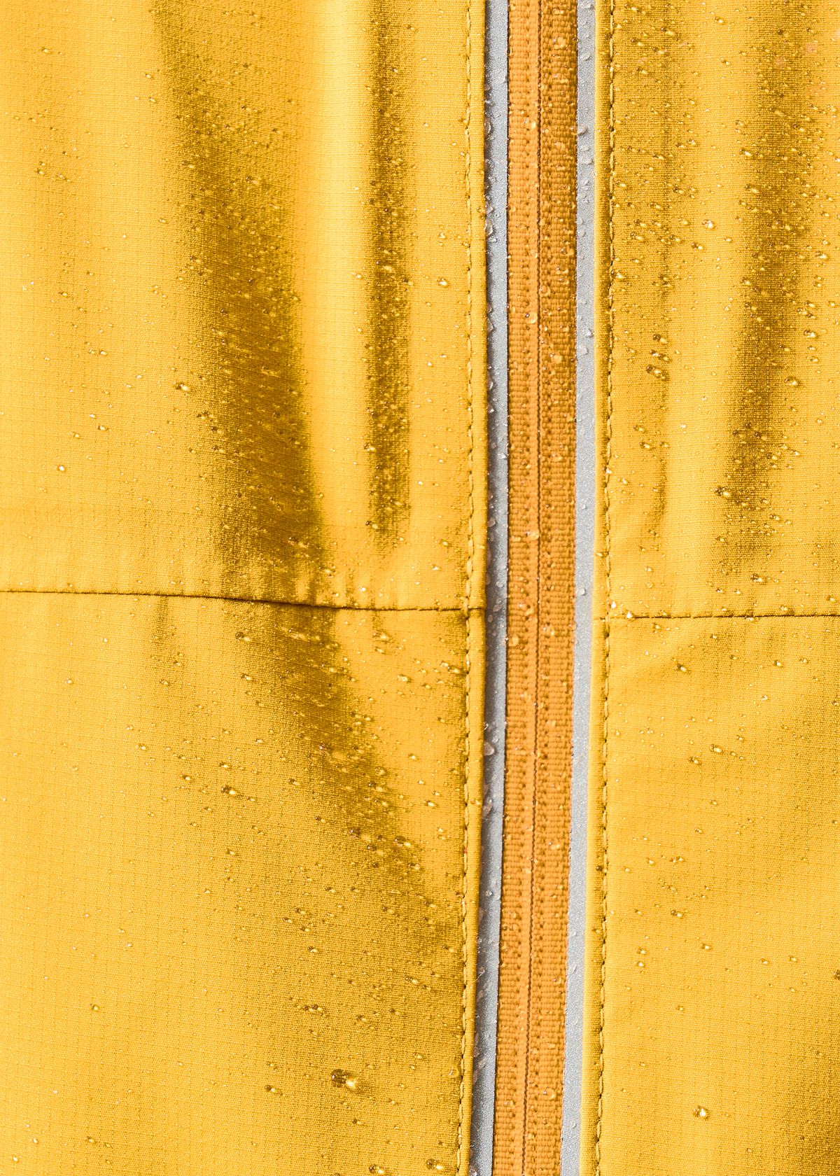 Water-repellent front zip