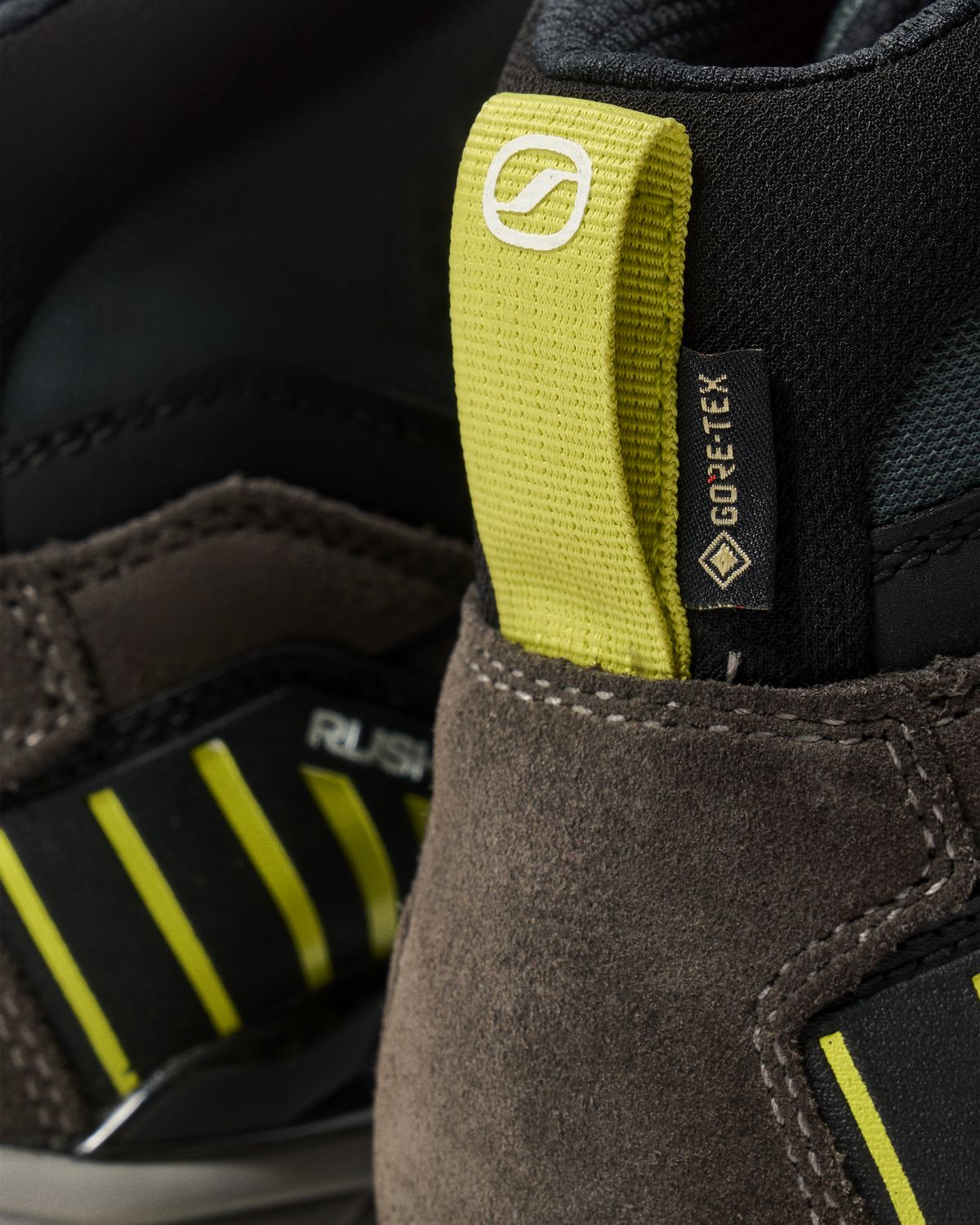 GORE-TEX waterproof protection