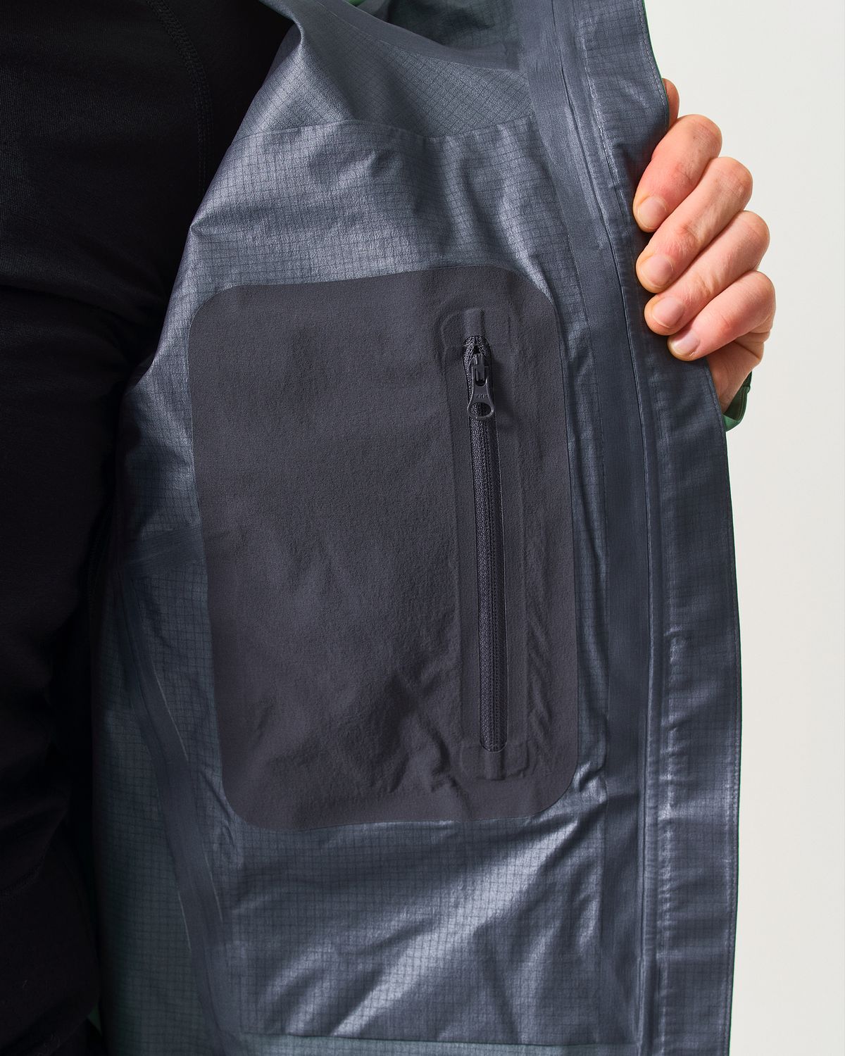 Internal zipped pocket