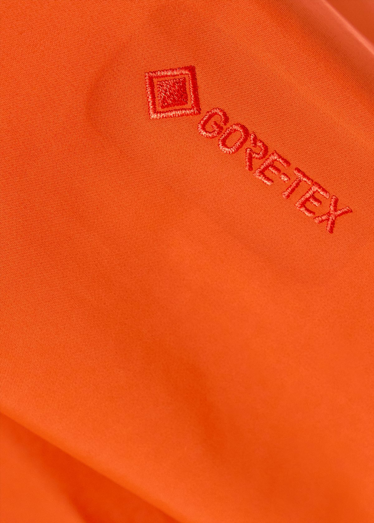 GORE-TEX 3-layer expanded polyethylene (ePE) waterproof protection