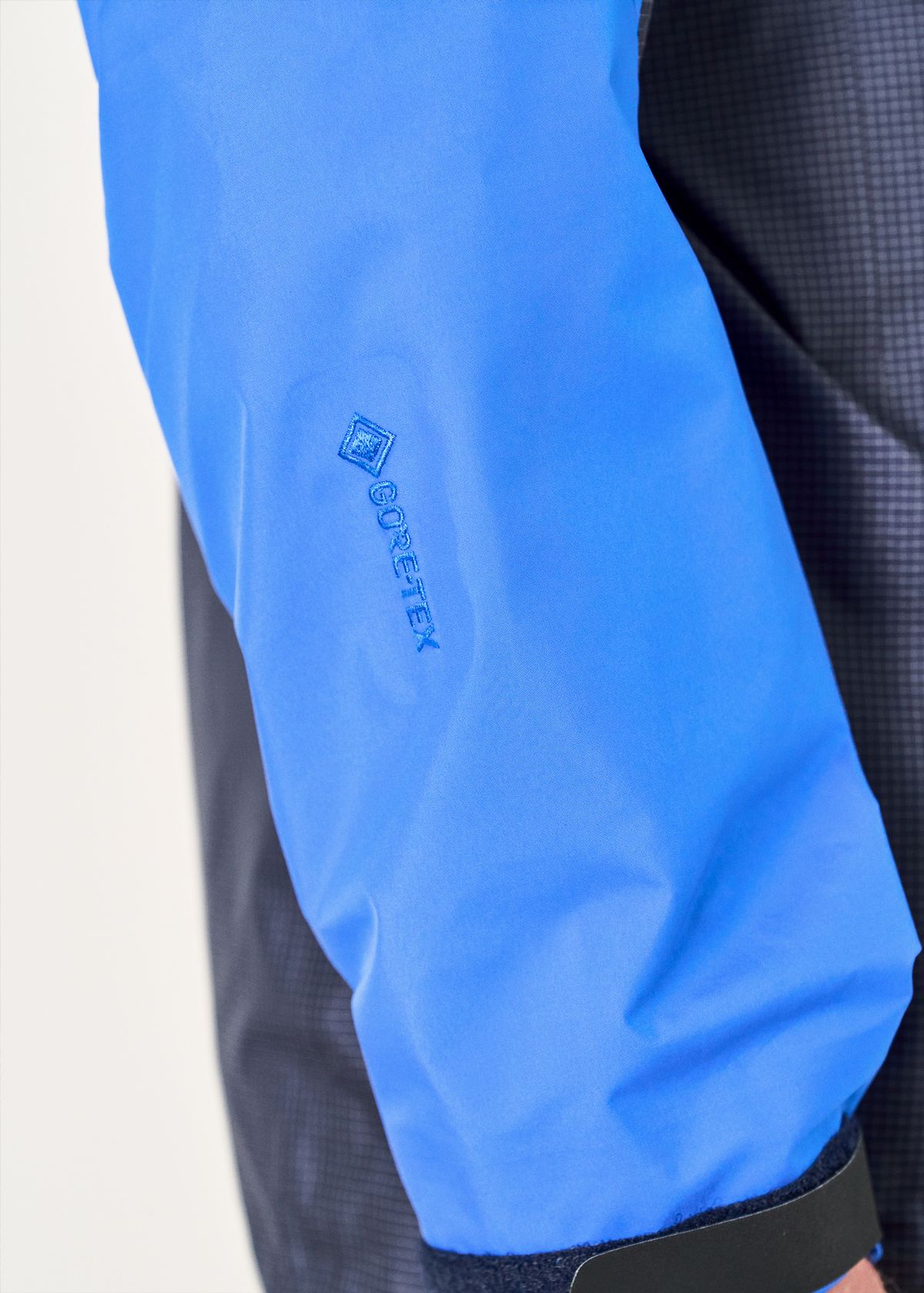  GORE-TEX waterproof protection