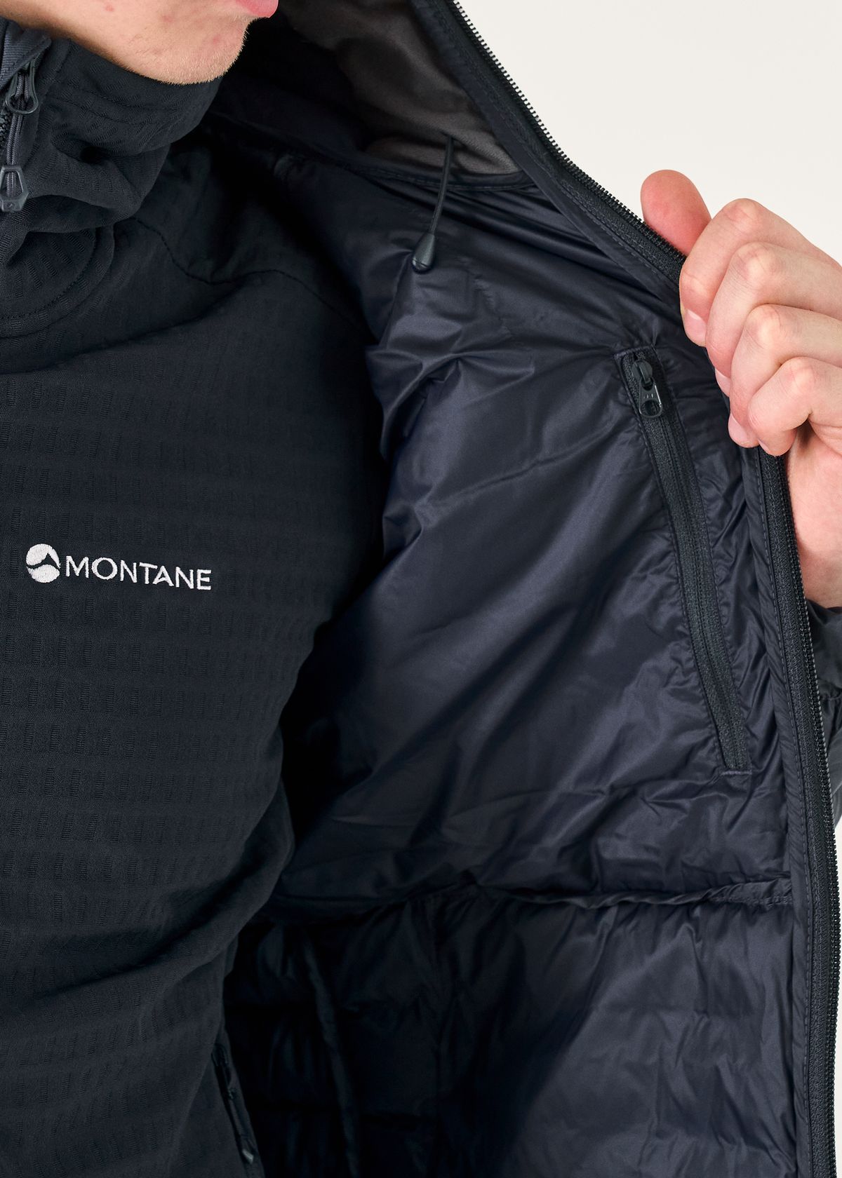  Internal zipped pocket 