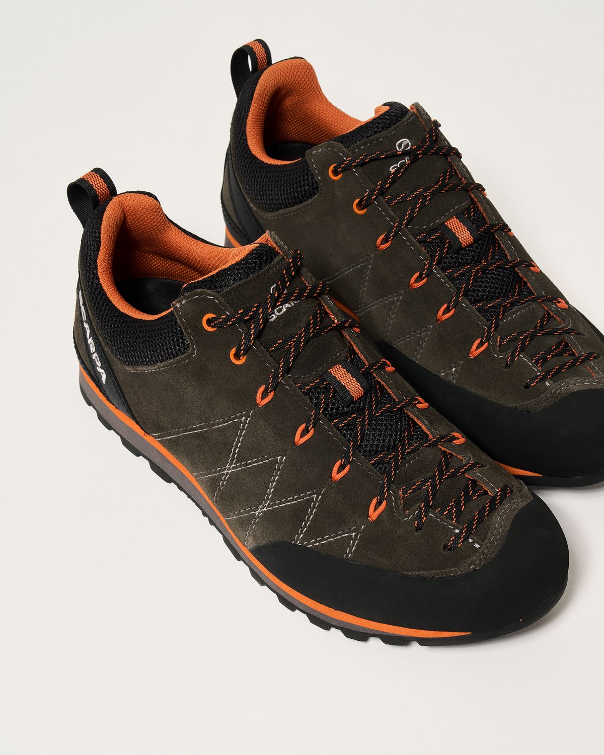 To-the-toe lace closure